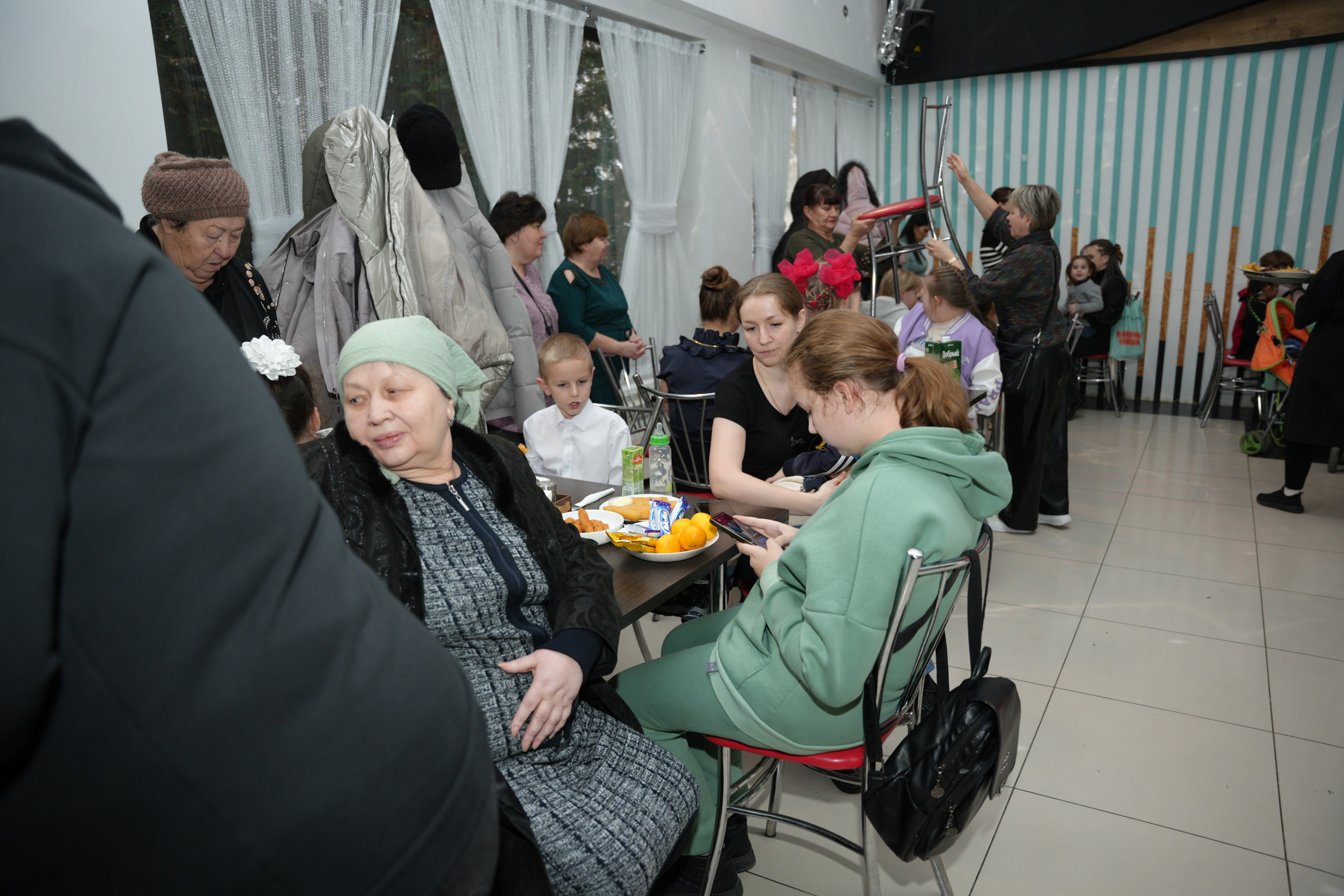 Социально —благотворительная акция «Ты в этом мире не один», посвященная Международному дню инвалидов. ВЫПУСКНЫЕ АЛЬБОМЫ, Школьный фотограф, семейный и свадебный в Саратове и области Ольга Плаксина