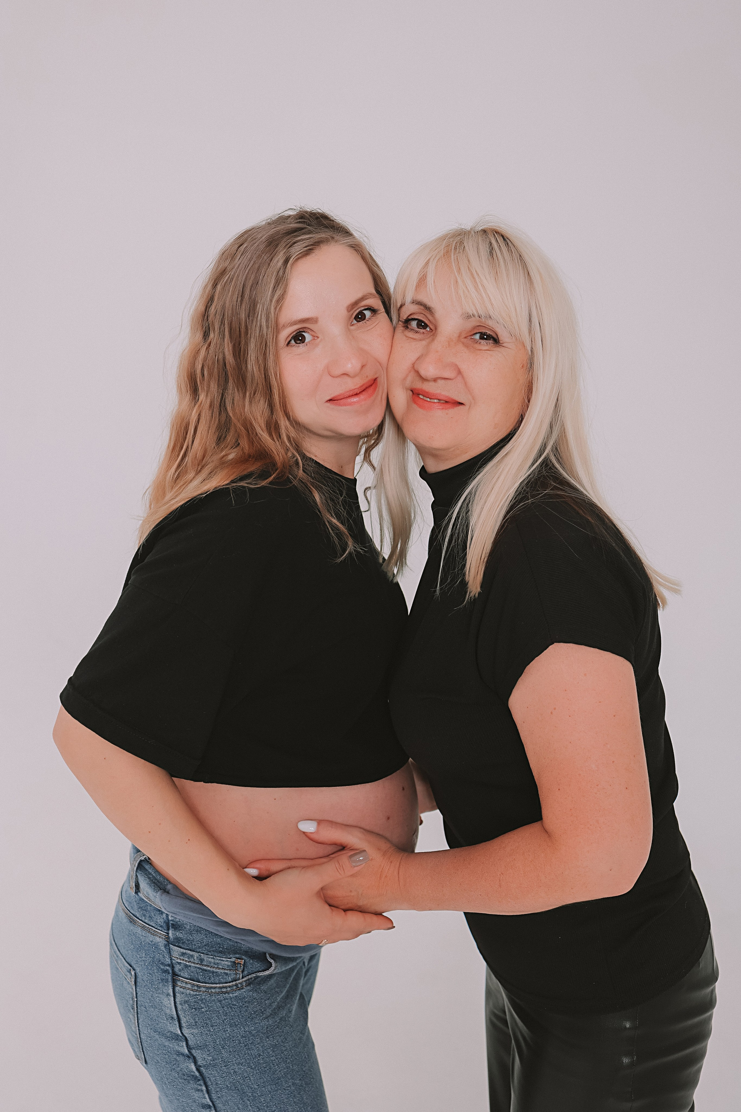 Фататум циклорама и зал. Семейный фотограф Тюмень, фотограф на роды Салмина Мария