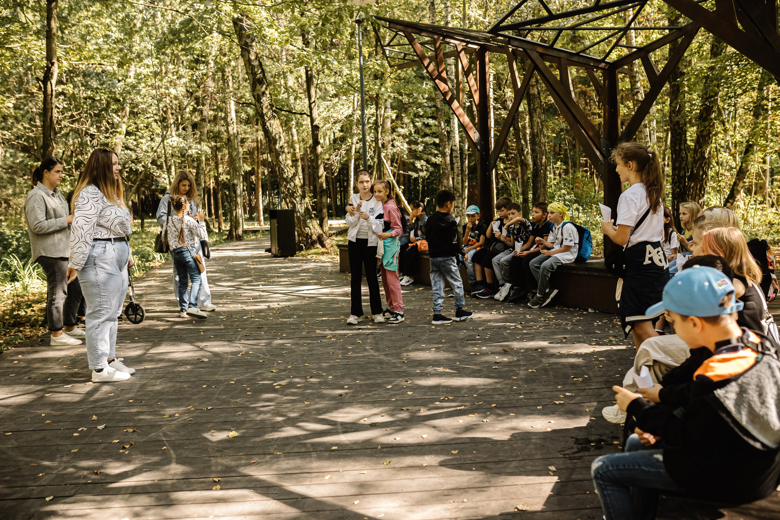 Репортаж школьной прогулки в парке. Семейный и женский фотограф в Москве Надежда Воробьева