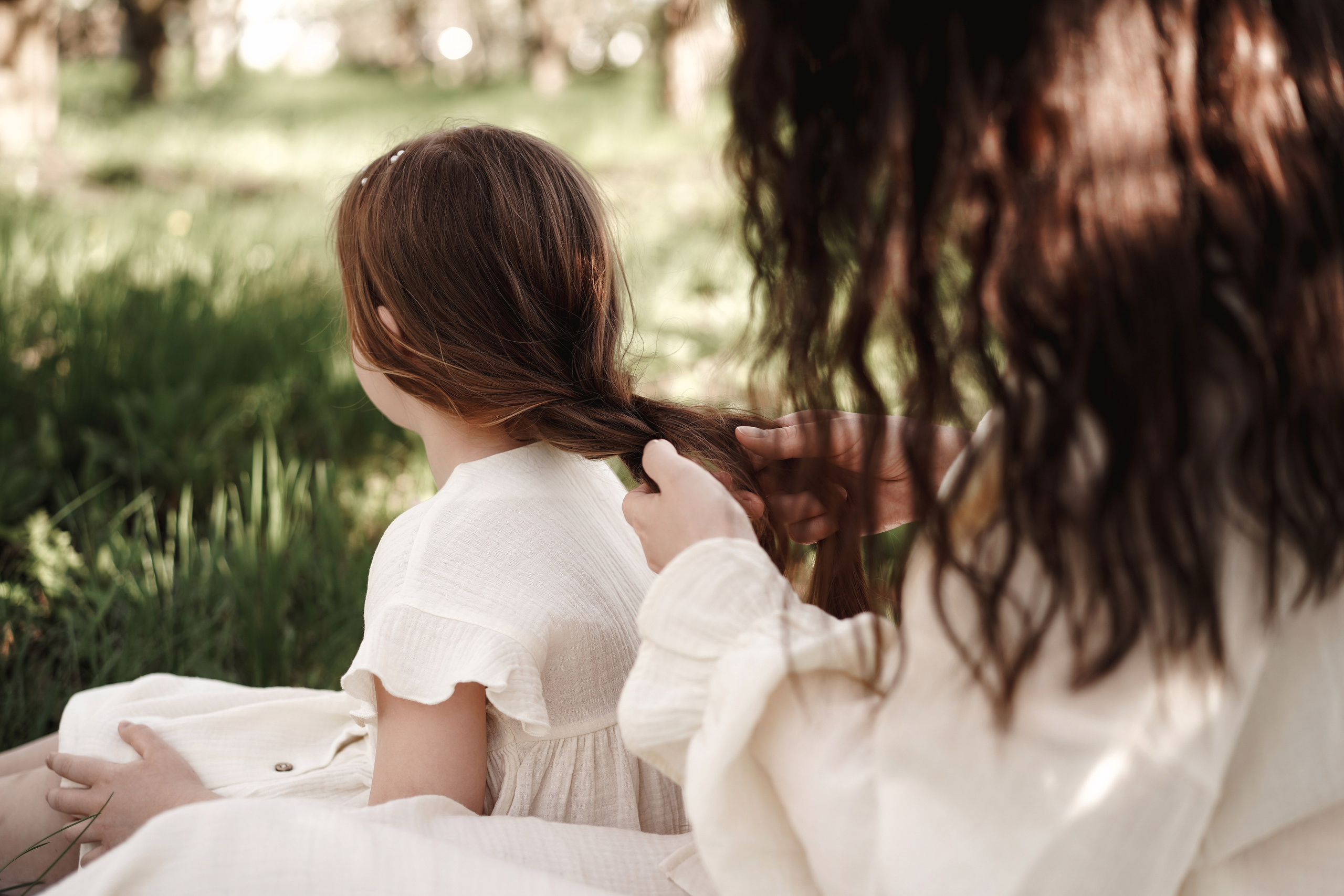Семейная фотосессия на цветущих садах. Свадебный фотограф в Ростове-на-Дону. Таинство Крещения и Венчания, семейные фотосессии. Алёна Чёботова