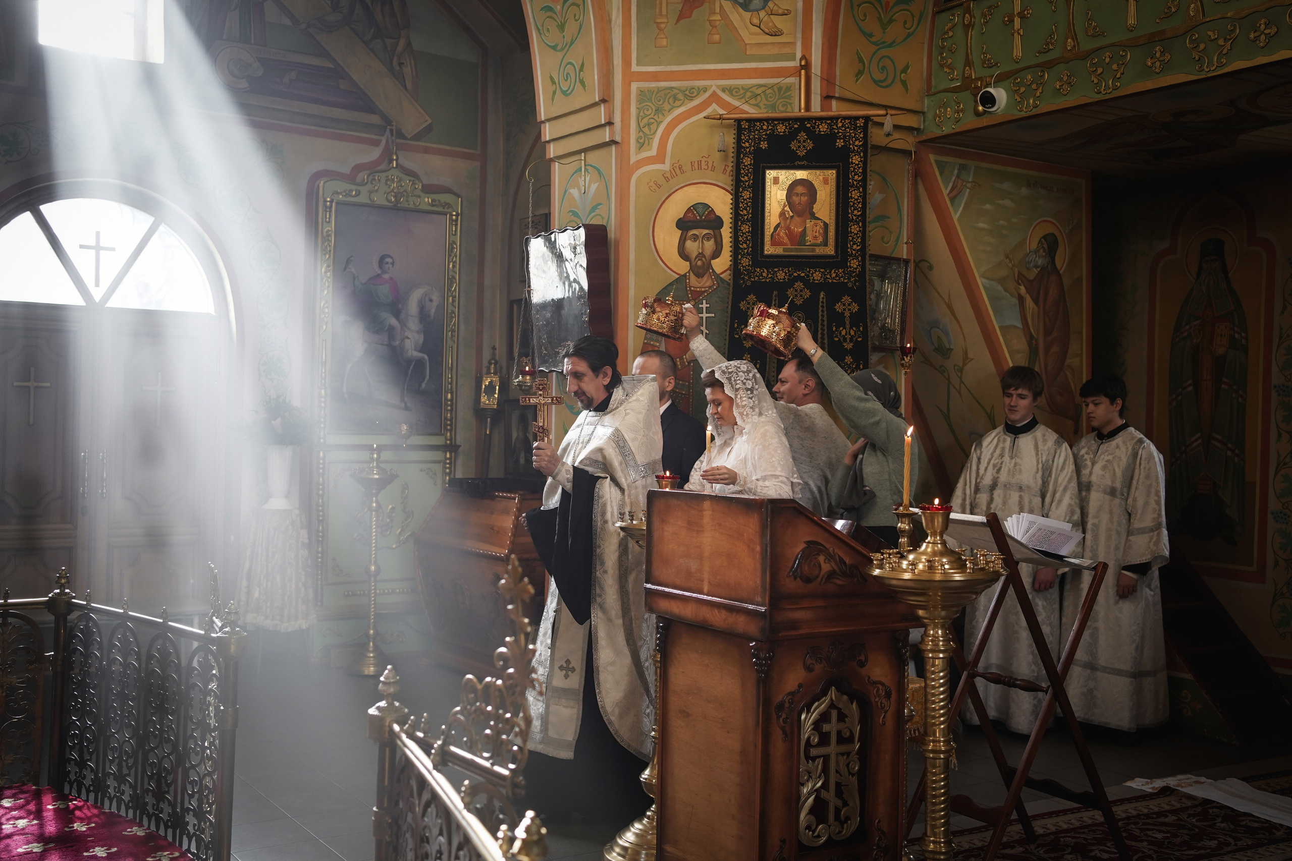 Венчание в Троицком храме. Свадебный фотограф в Ростове-на-Дону. Таинство Крещения и Венчания, семейные фотосессии. Алёна Чёботова