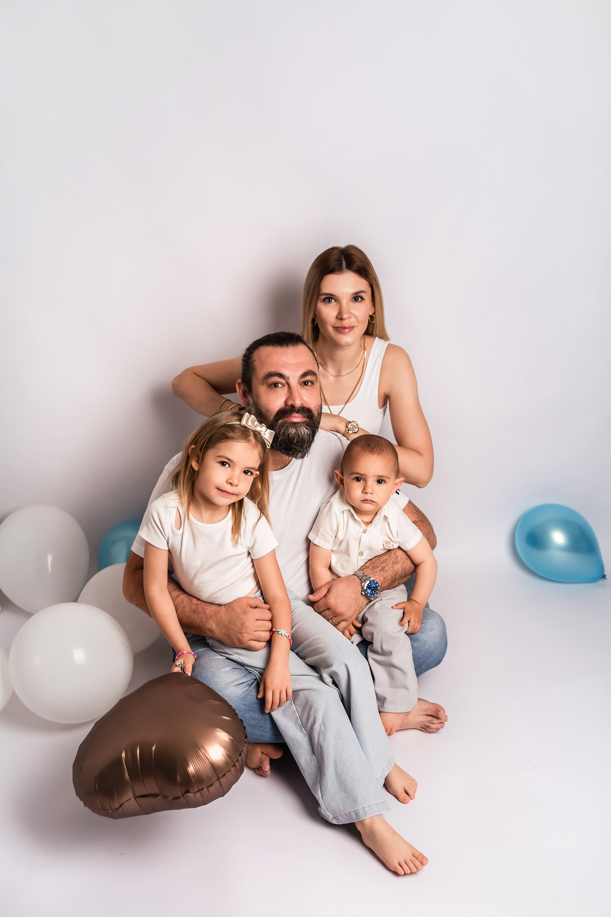 Happy family. Professional family and children’s photographer in Izmir Irina Eron