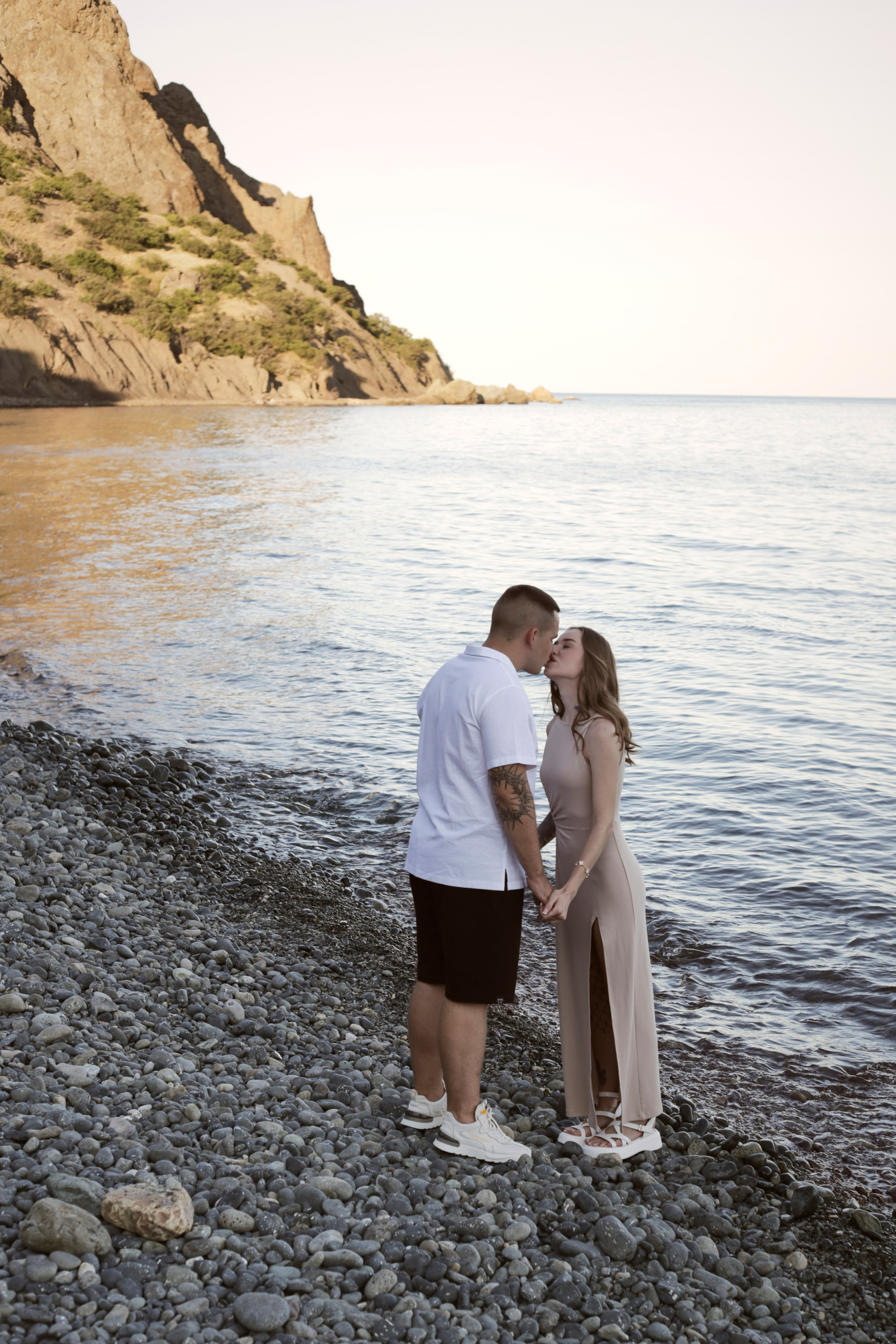 Под Кара-Дагом | Даша и Дима. Семейный фотограф в Феодосии и по Крыму Брежнева Алла