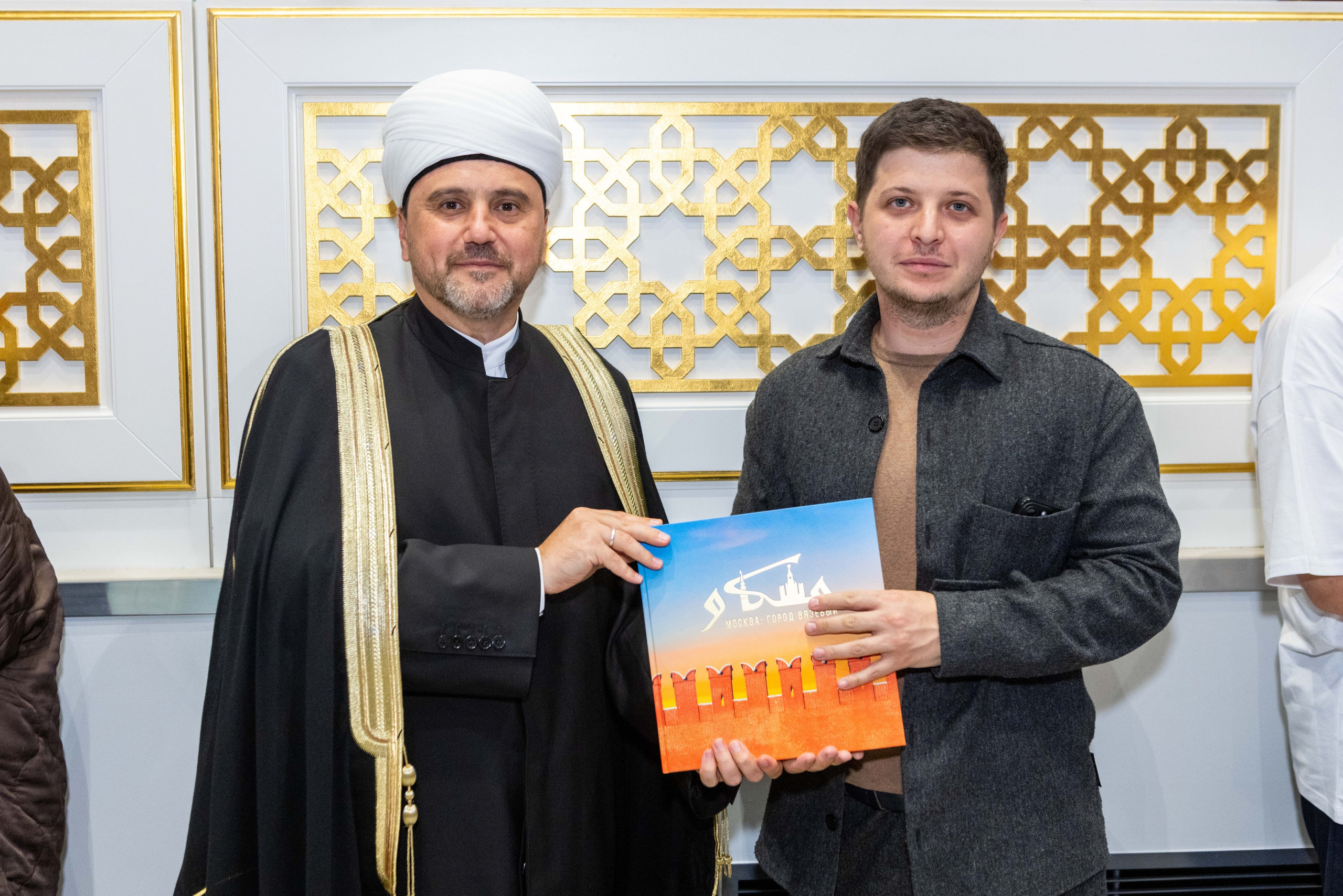 Репортаж с презентации книги — «Москва: город вязевый». Рекламный, предметный, репортажный, семейный фотограф и художник в Москве