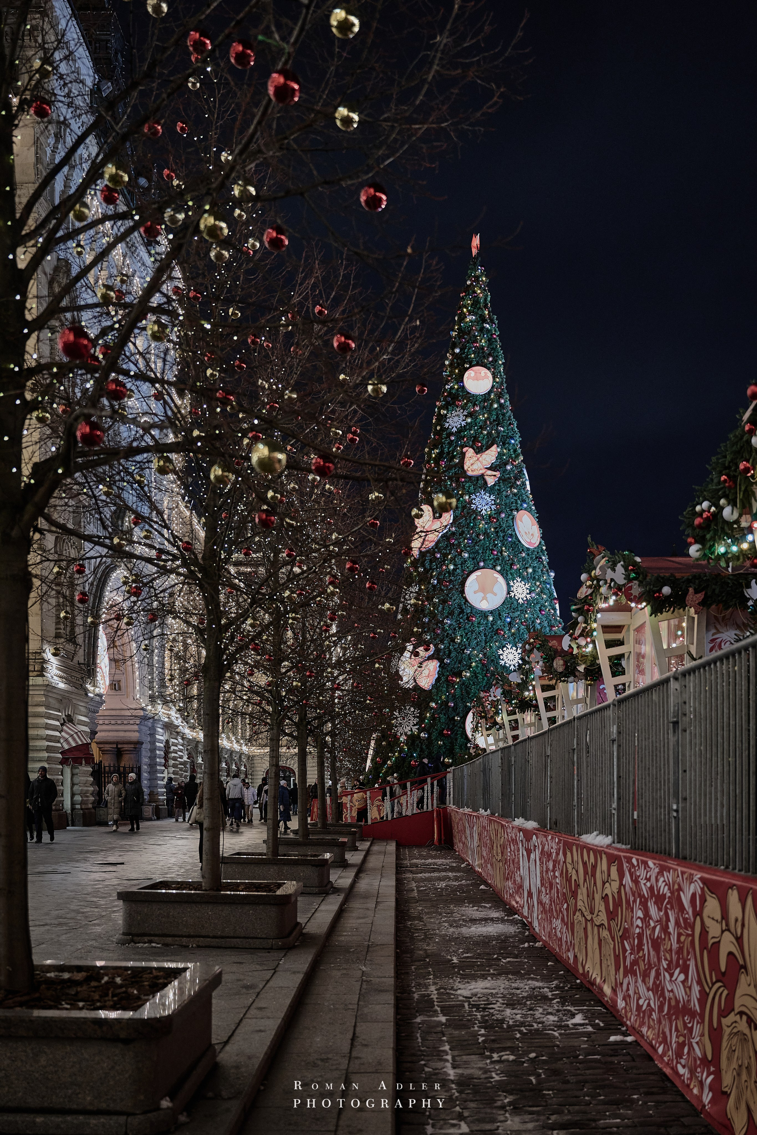 Новогодняя ночная Москва 2025. Фотограф Роман Адлер