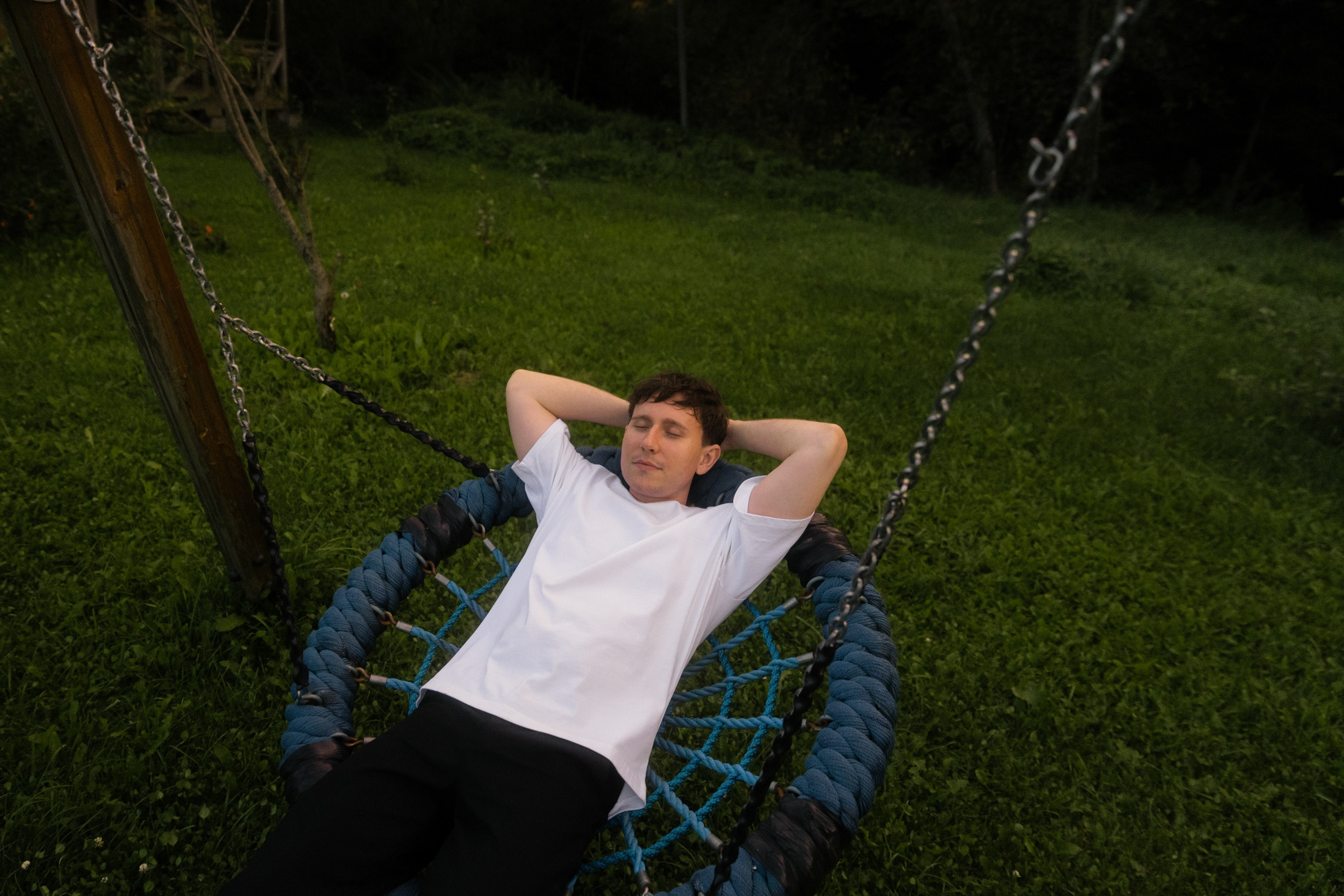 Алиса и Слава, роспись в Москве и вечеринка на природе, подальше от города. Фотограф в Москве Екатерина Черненко