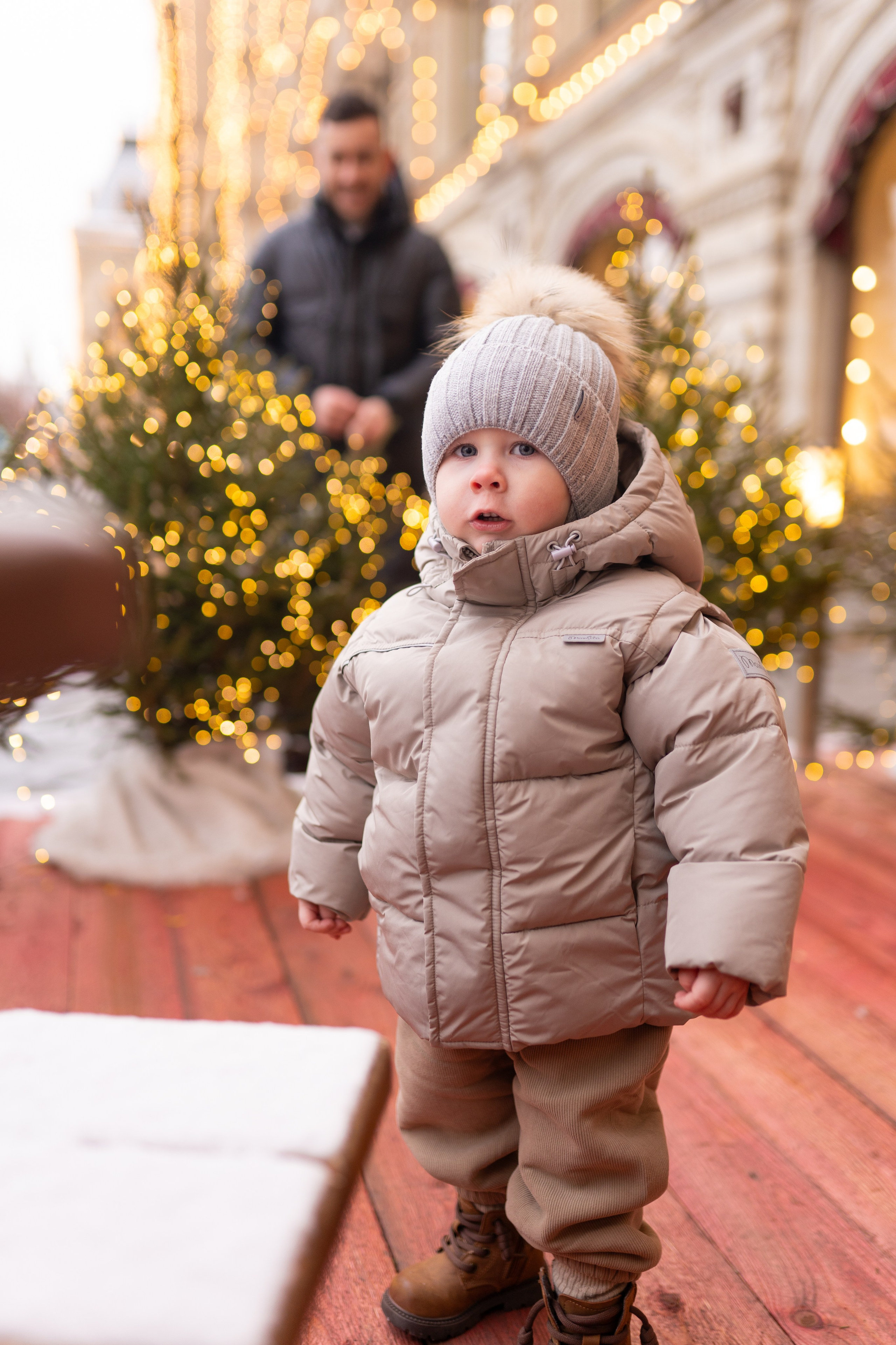 Павел, Егор и Наталия на ГУМ Ярмарке. Свадебный фотограф в Москве Анна Полушина