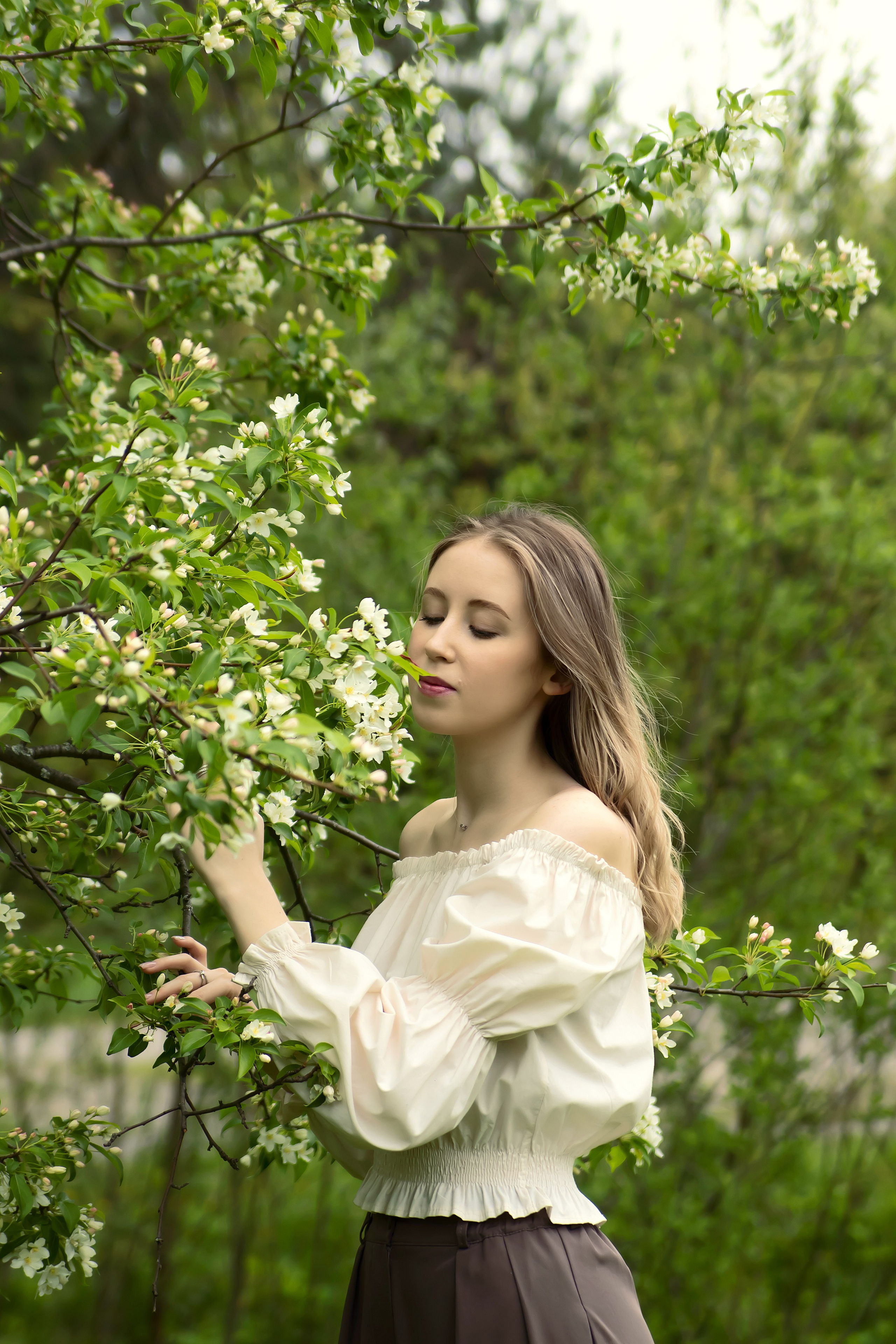 Индивидуальная фотосессия на цветении. Детский и семейный фотограф Кемерово Антонина Семеркова!