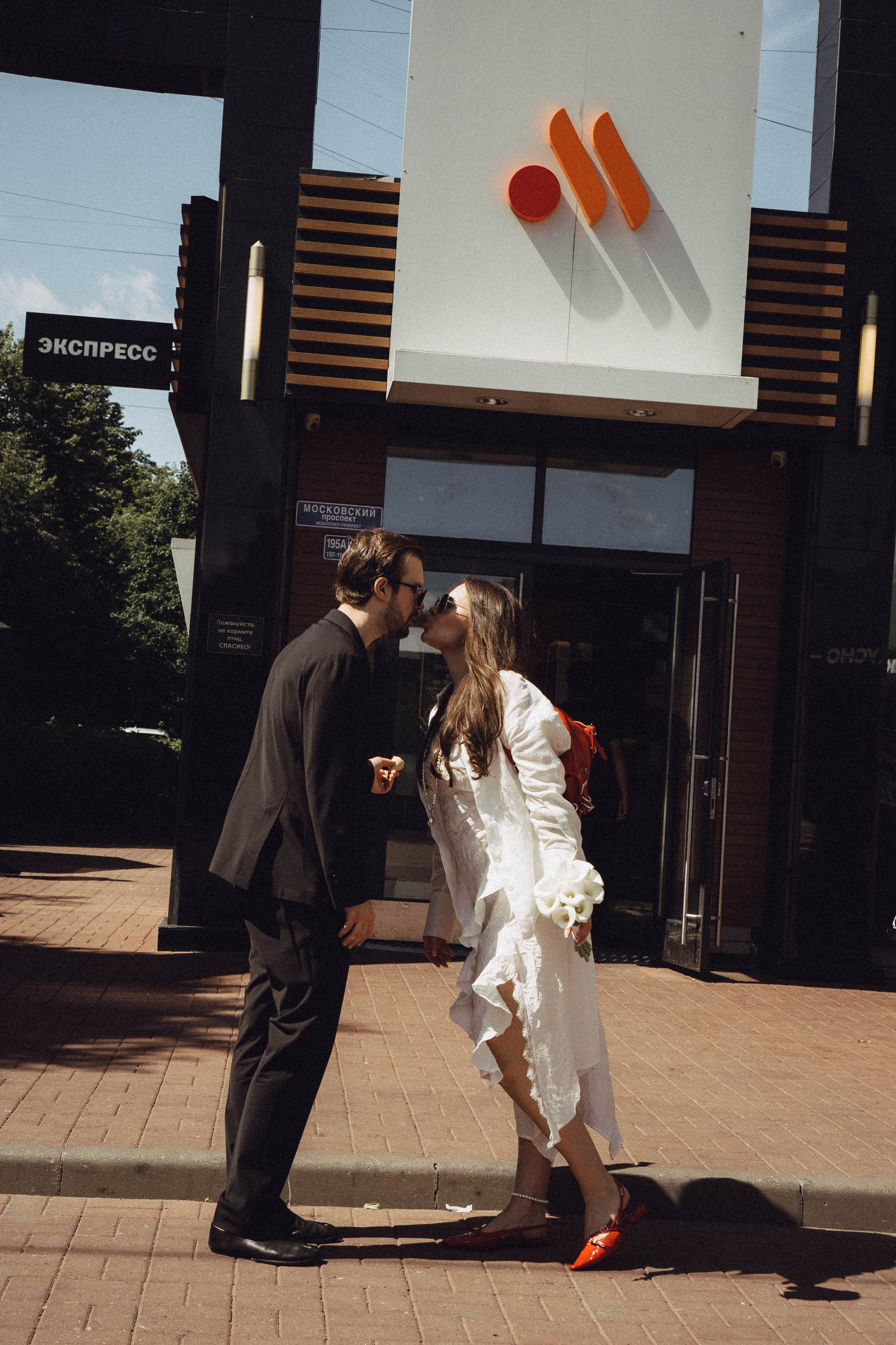 СВАДЕБНАЯ СЬЕМКА В ПАРКЕ ПОБЕДЫ И ПРОГУЛКА ПО МОСКОВСКОМУ ПРОСПЕКТУ. Профессиональный фотограф, Санкт-Петербург — Виктория Богомолова