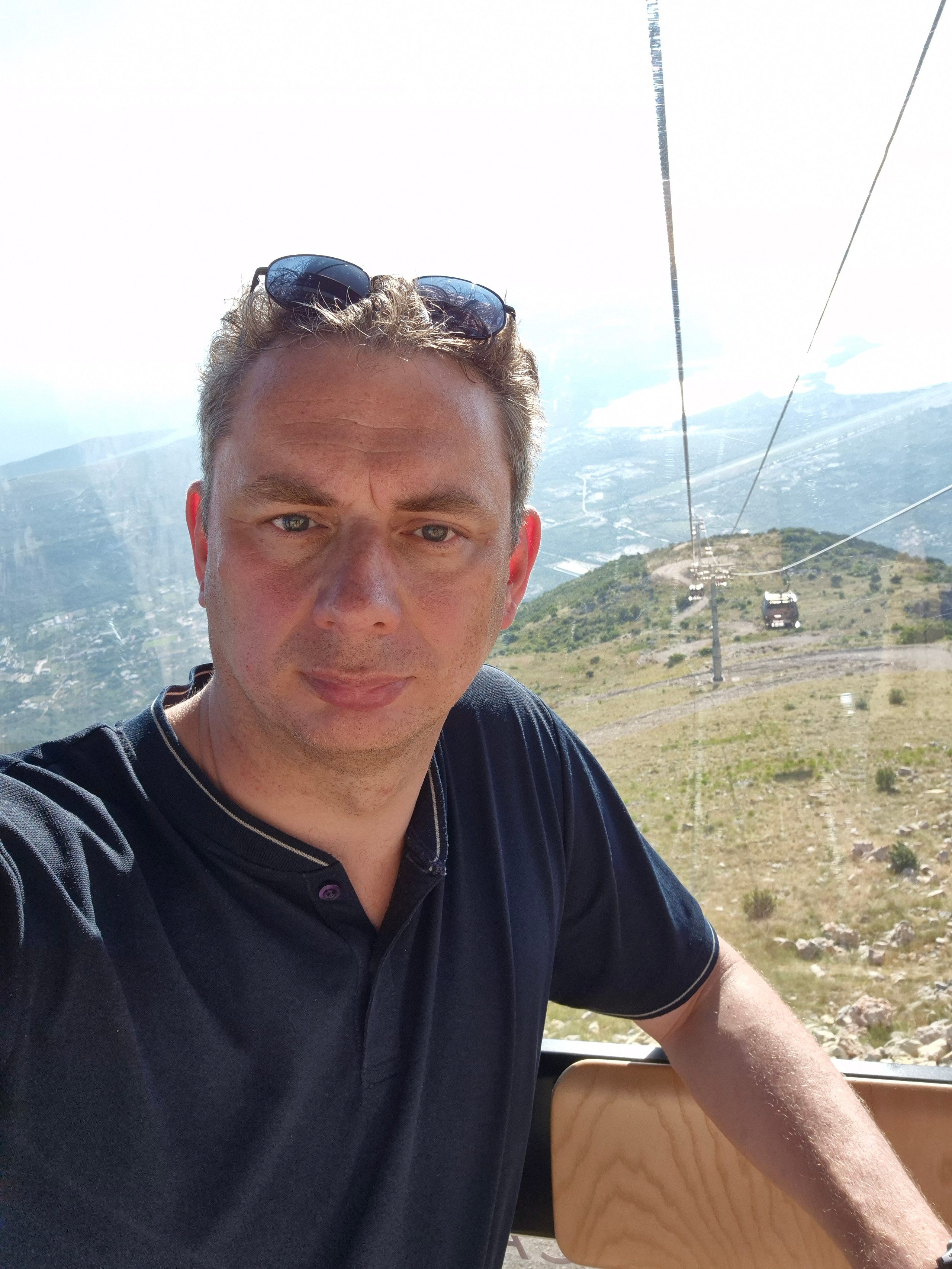 Внизу по прежнему около 38, несмотря на 18 ч