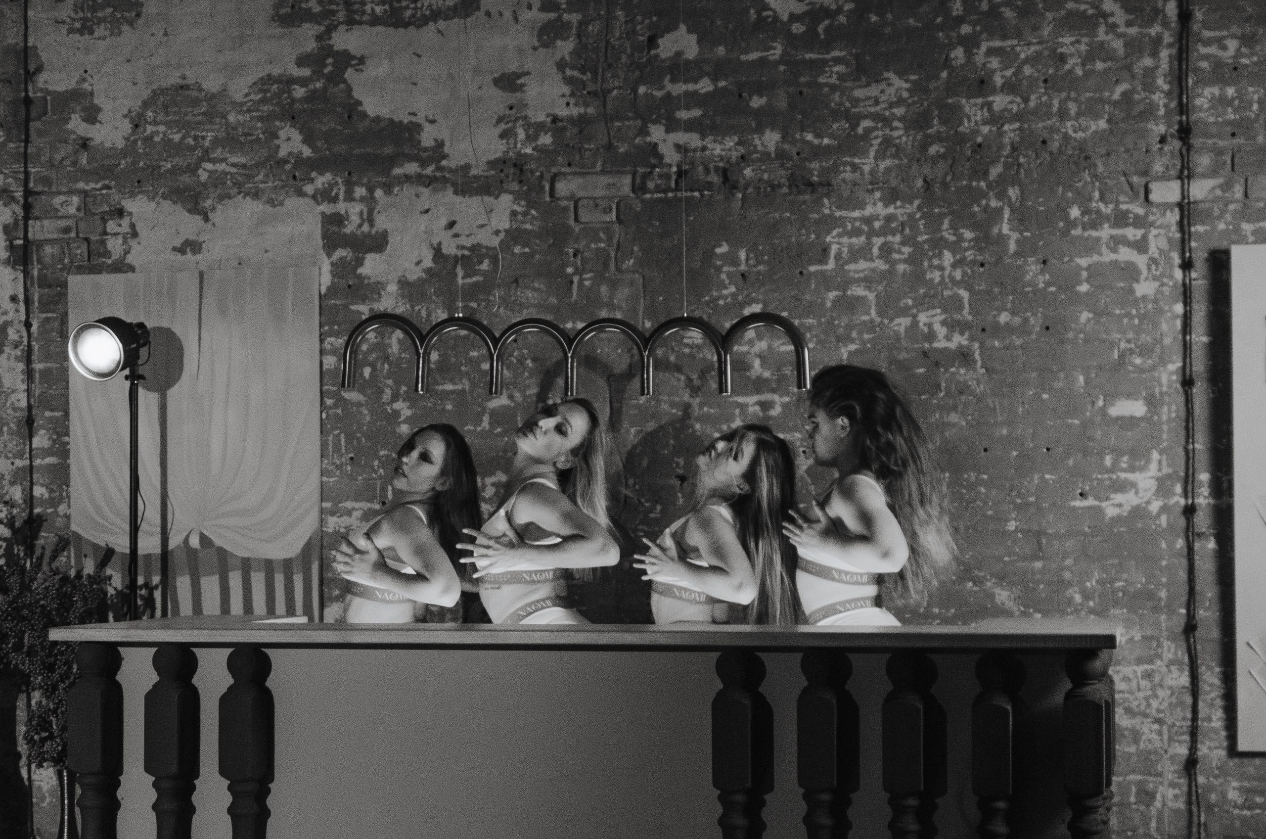 Фото-подглядки с видеосъемки танцевальной команды «Secret». Денисова Аля — фотограф для парных съемок и индивидуальных историй в Барнауле