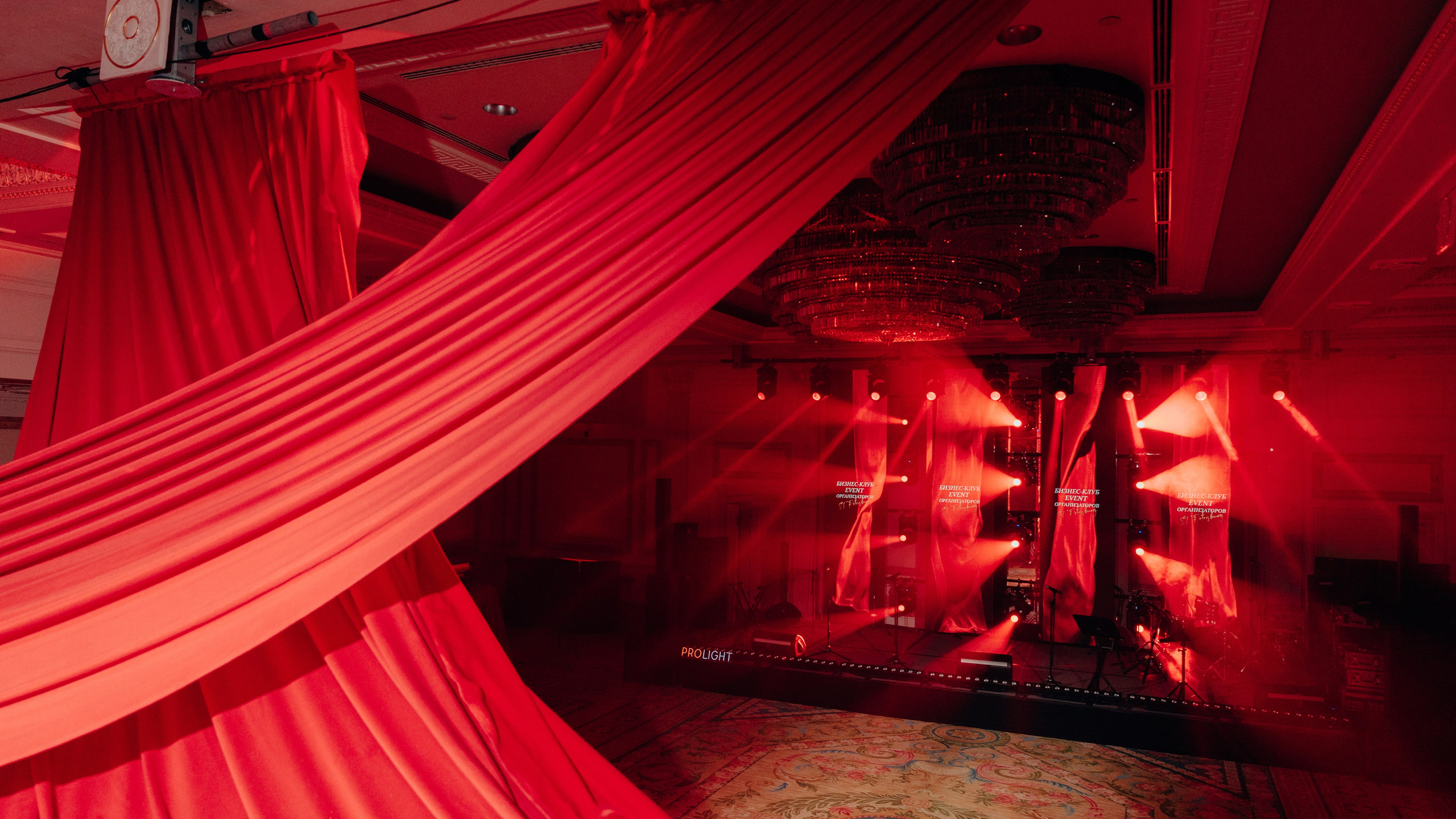 Red ball. Свадебный фотограф в Санкт-Петербурге и Москве Андрей Чернов