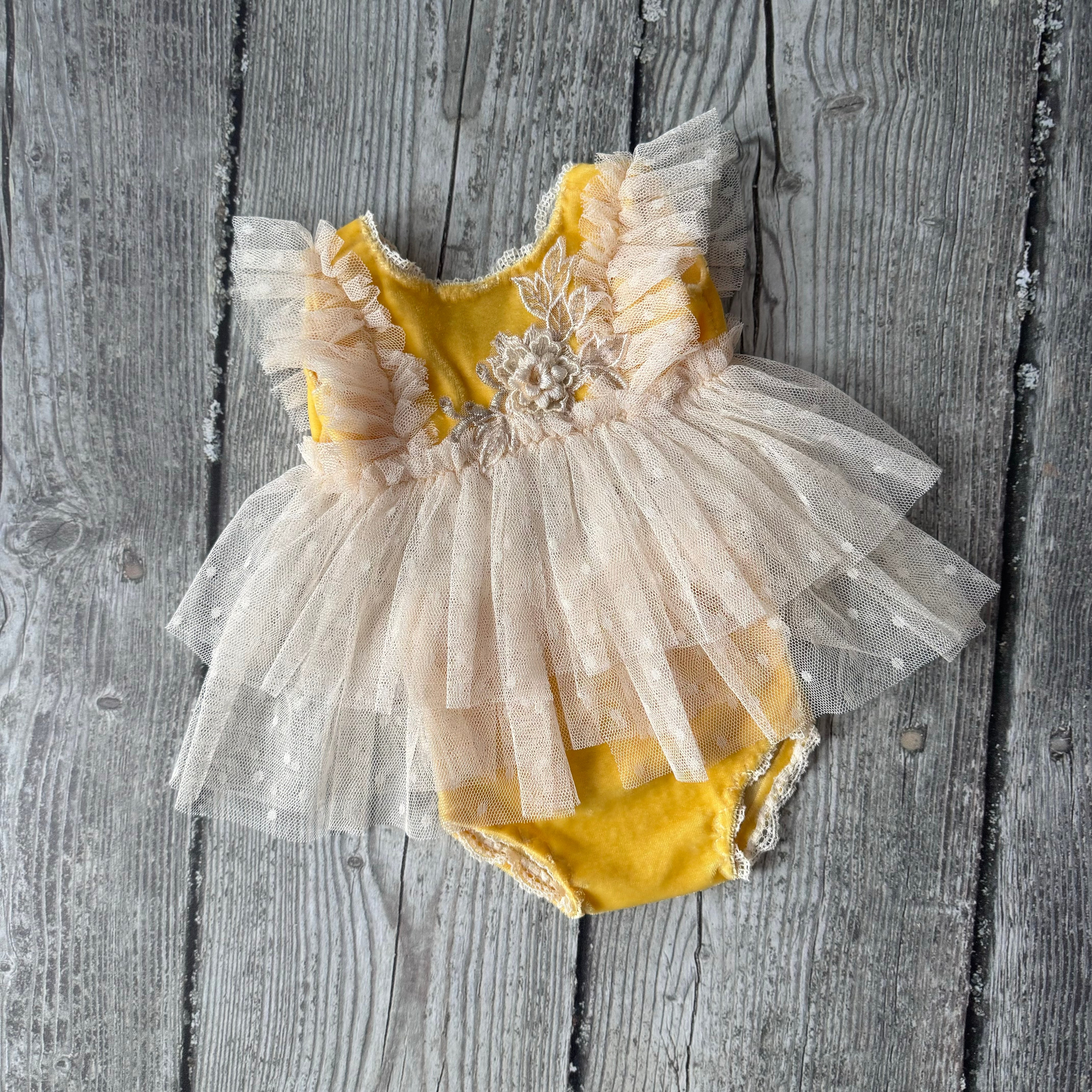 Костюмы и аксессуары для фотосессии новорожденных | Реквизит для съемки newborn в Москве. Фотосессия новорожденных в Москве и Московской области | Профессиональный фотограф newborn — Татьяна Иванова