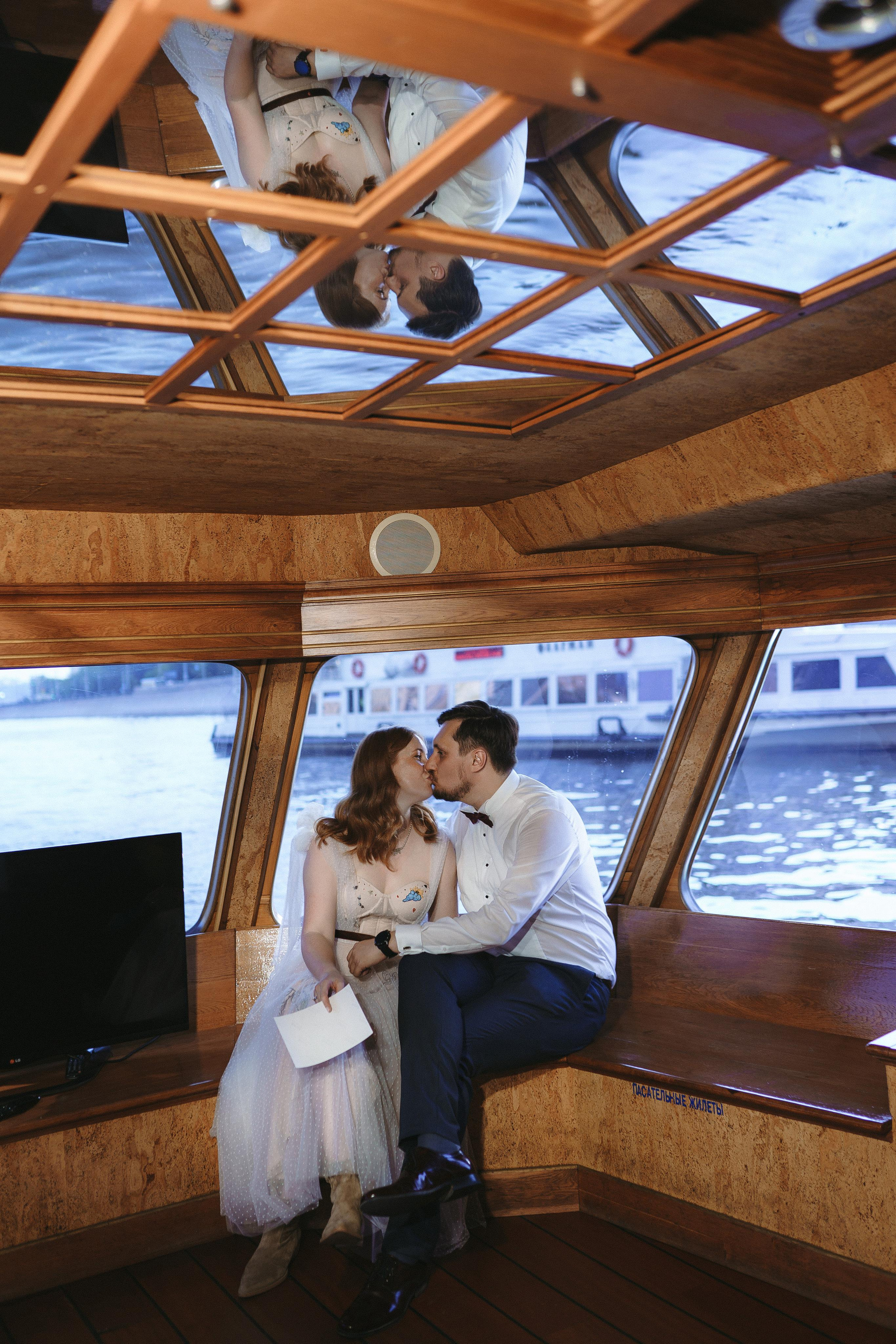 Свадебная фотосессия на теплоходе