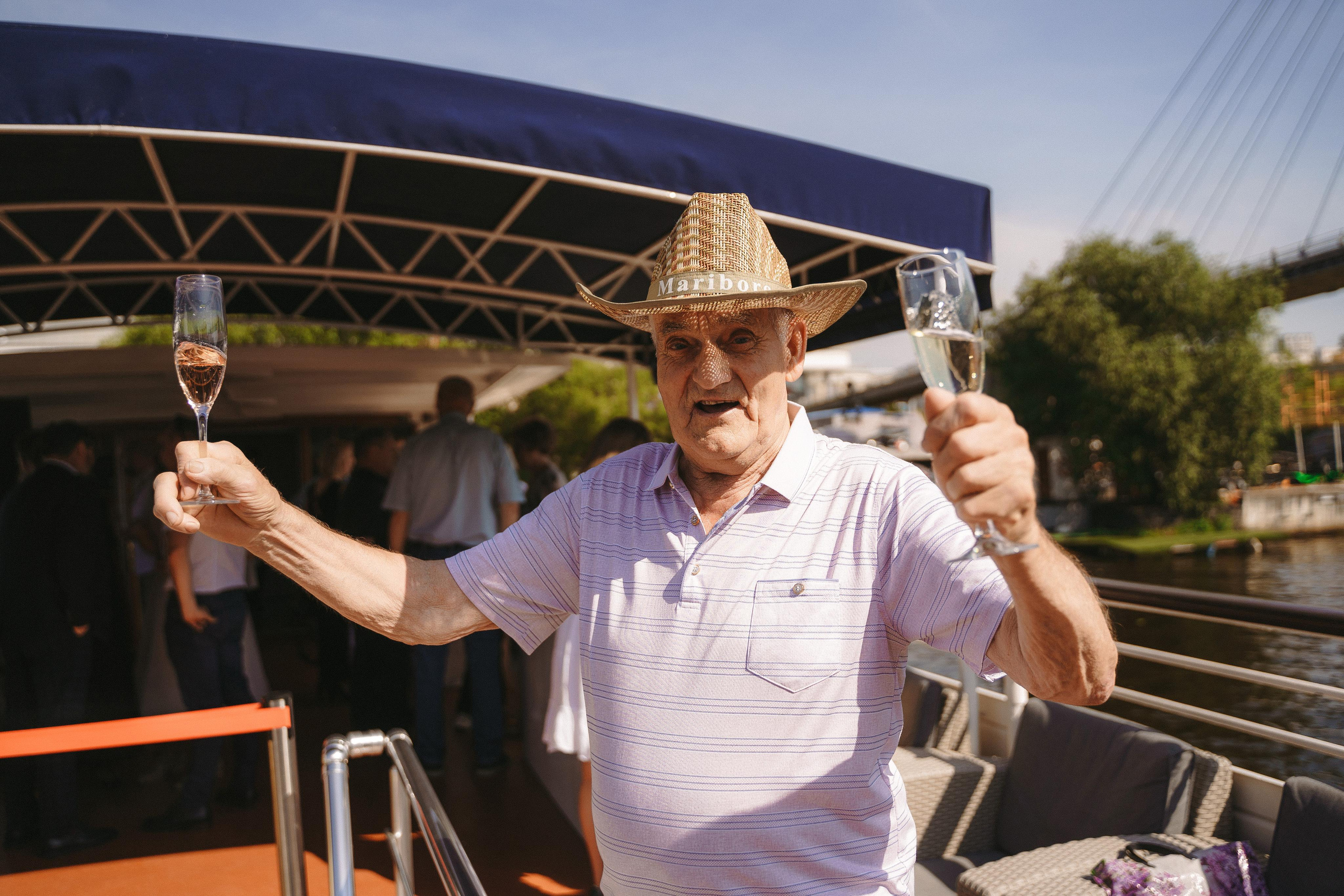 Свадебная фотосессия на теплоходе