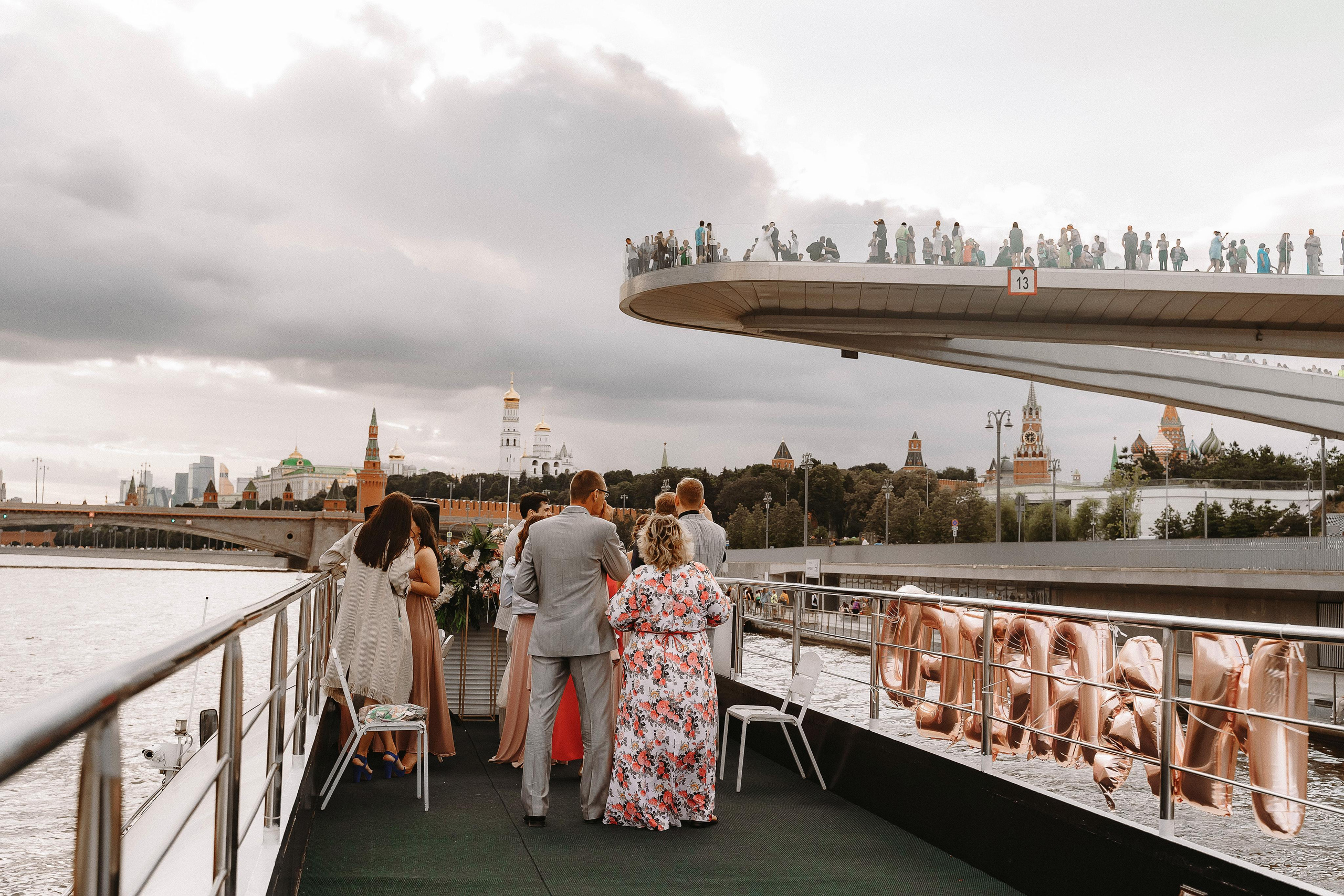 Свадебная фотосессия на теплоходе