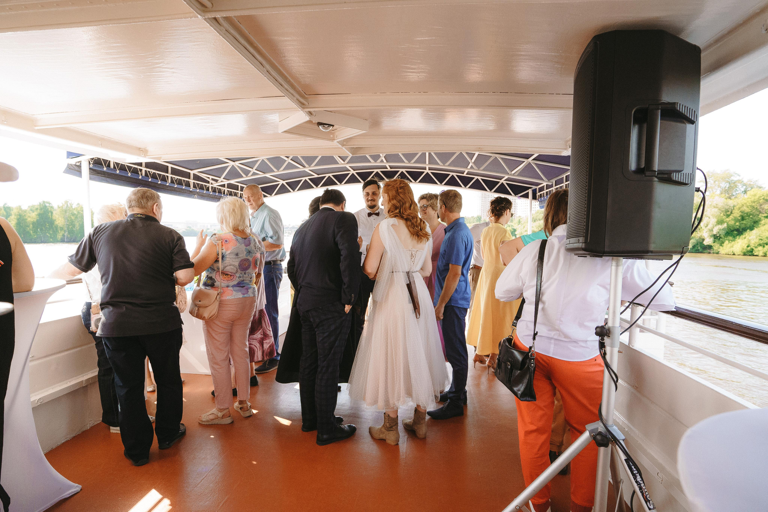 Свадебная фотосессия на теплоходе