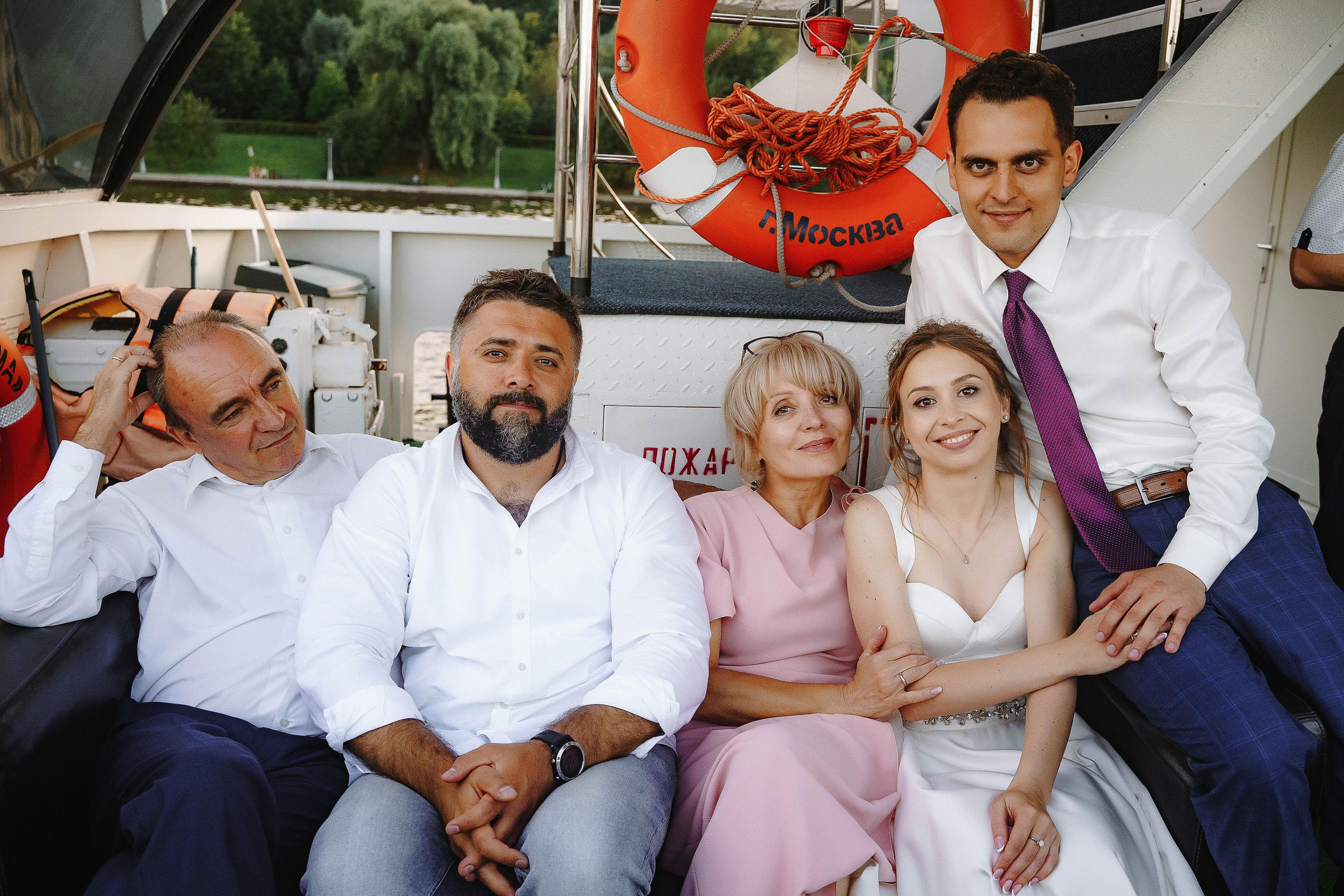 Свадебная фотосессия на теплоходе