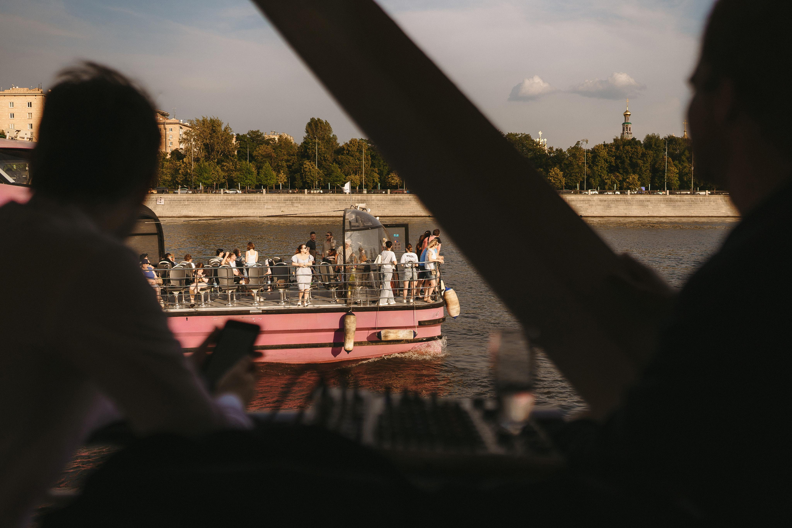 Свадебная фотосессия на теплоходе