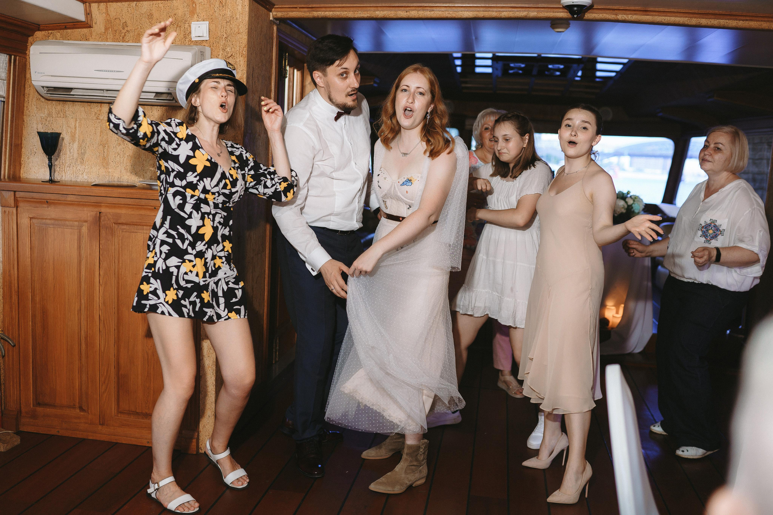 Свадебная фотосессия на теплоходе