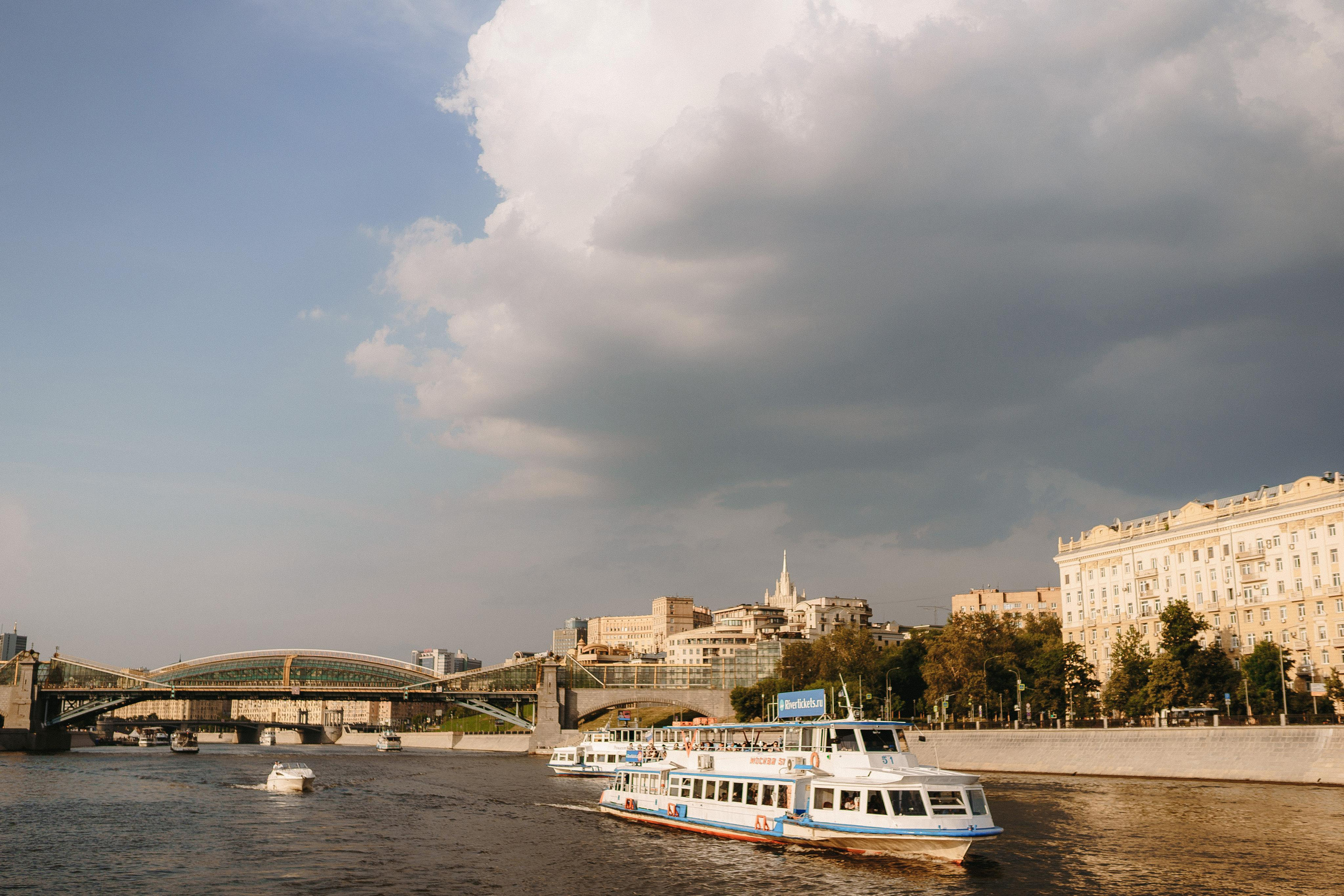 Свадебная фотосессия на теплоходе
