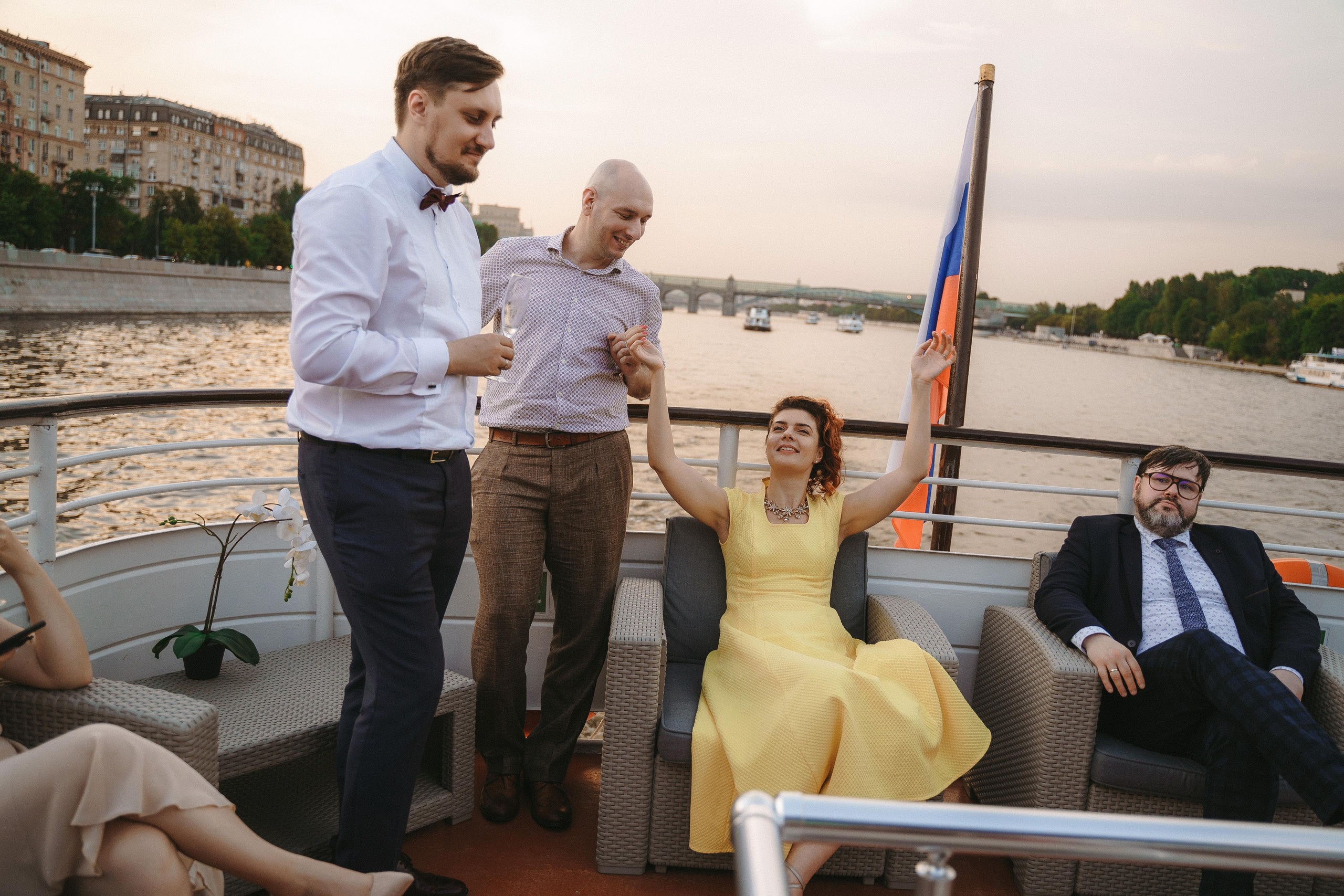 Свадебная фотосессия на теплоходе