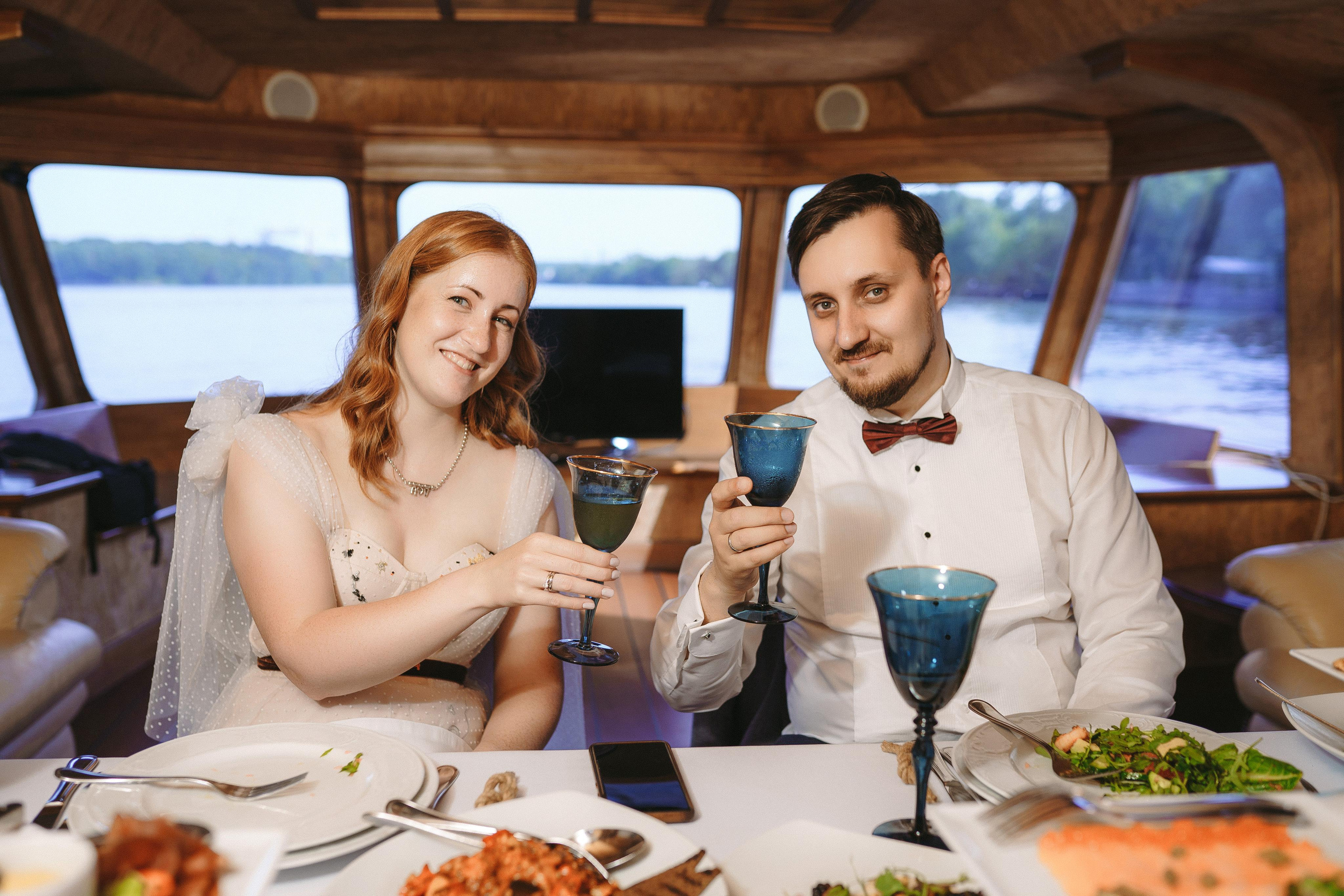 Свадебная фотосессия на теплоходе