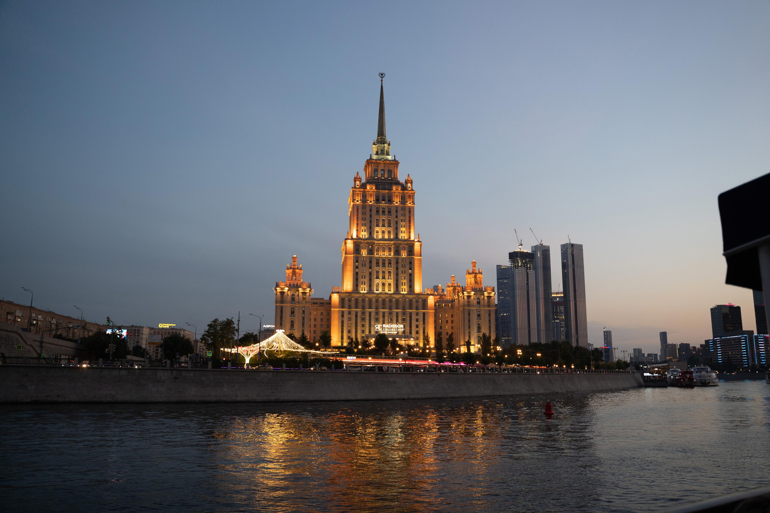 Свадебная фотосессия на теплоходе