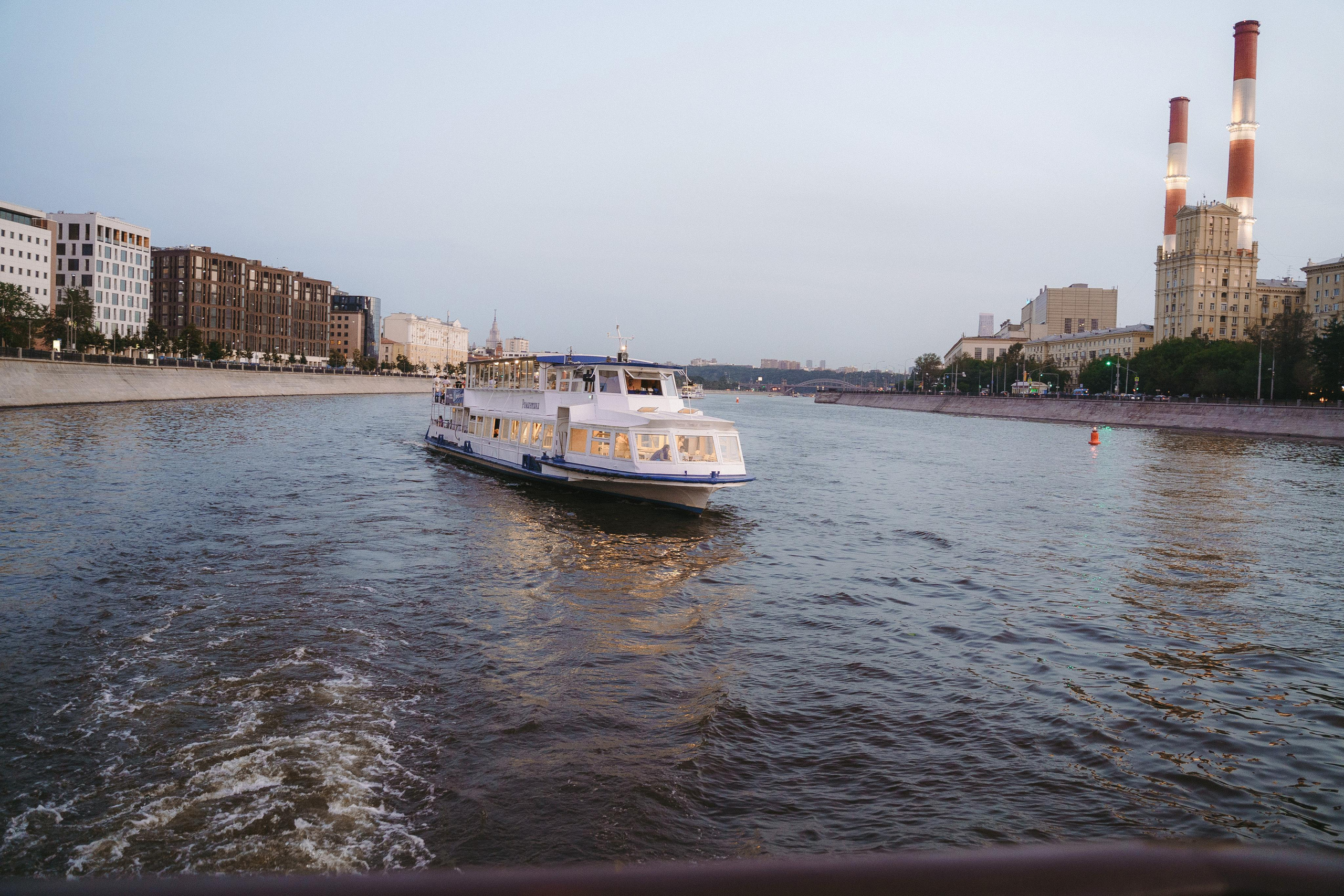 Свадебная фотосессия на теплоходе