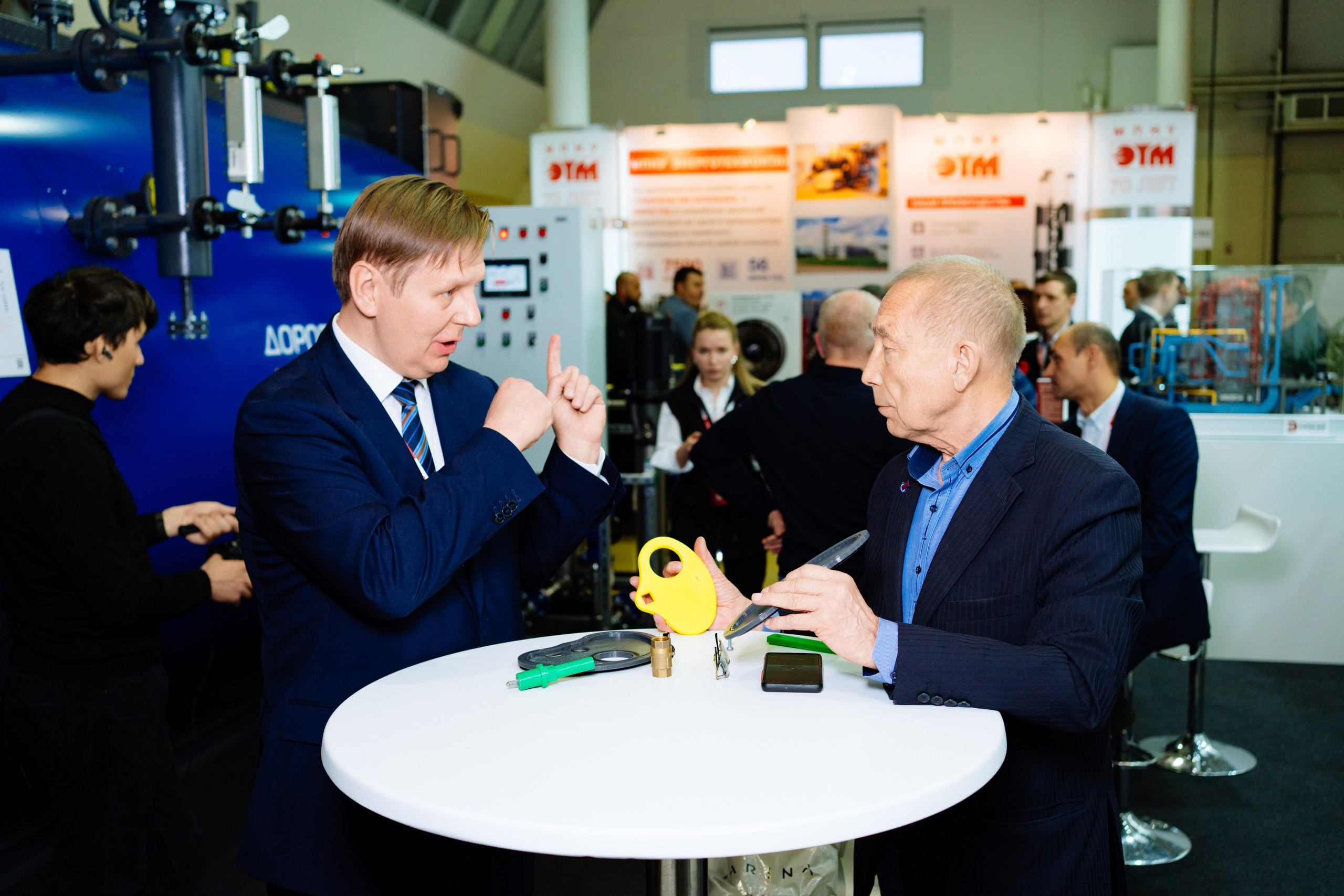 Heat & Electro Machinery Expo (стенд группы компаний ЕКС). Репортажный и портретный фотограф Алексей Полячек