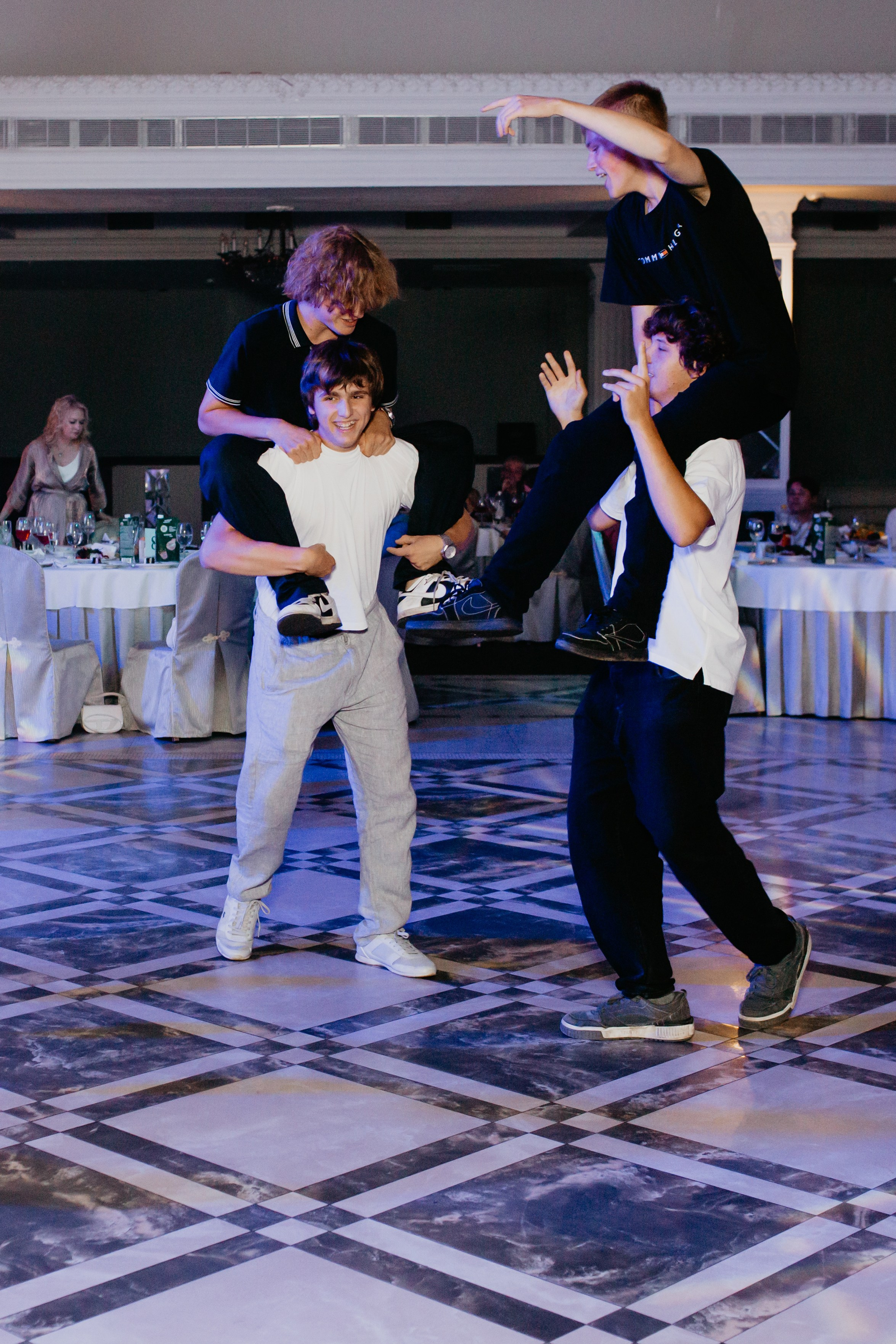 Выпускной 2025 (9класс) 124 школа. Фотограф в Челябинске Ополихина Анна