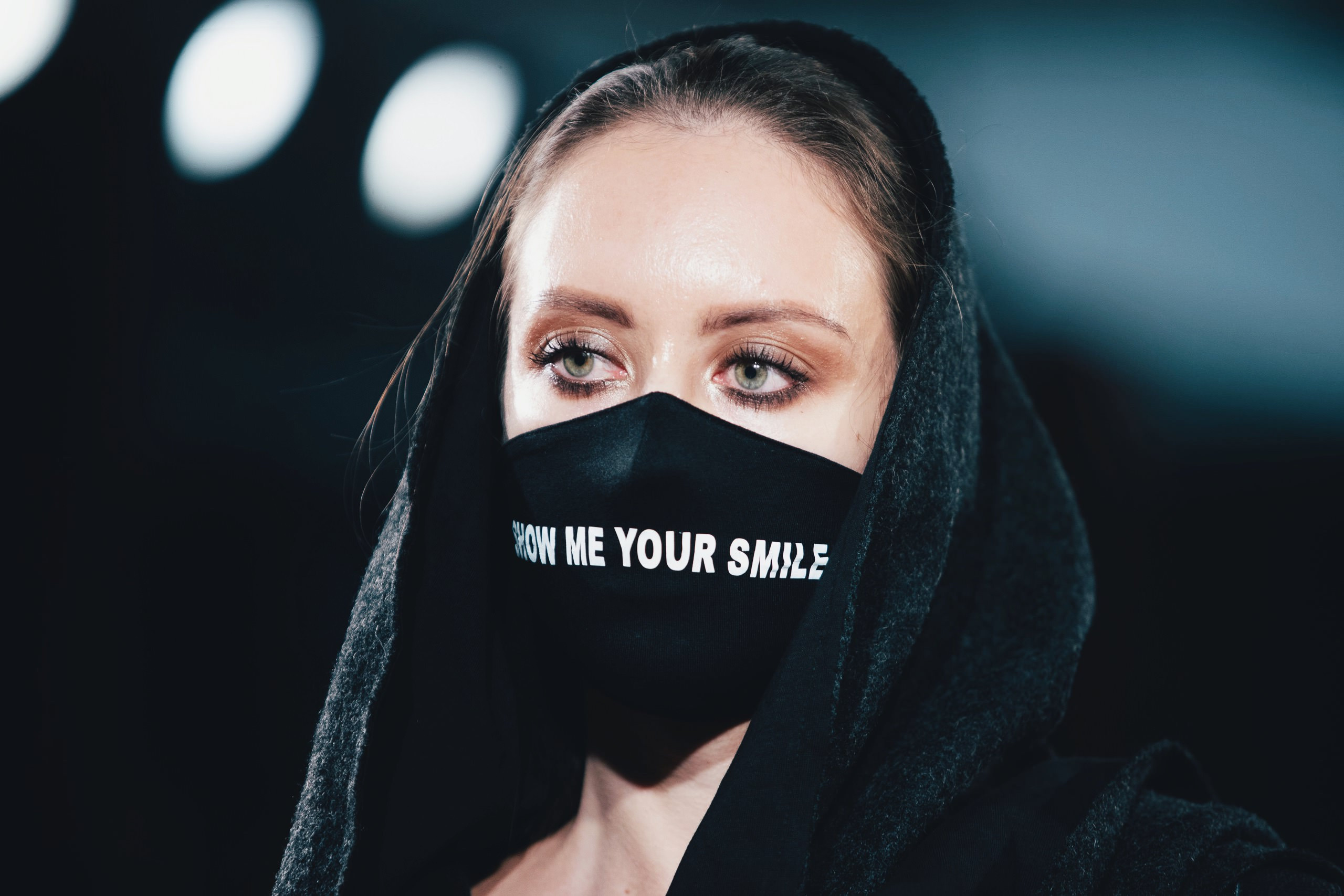 показ мод в масках, fashion