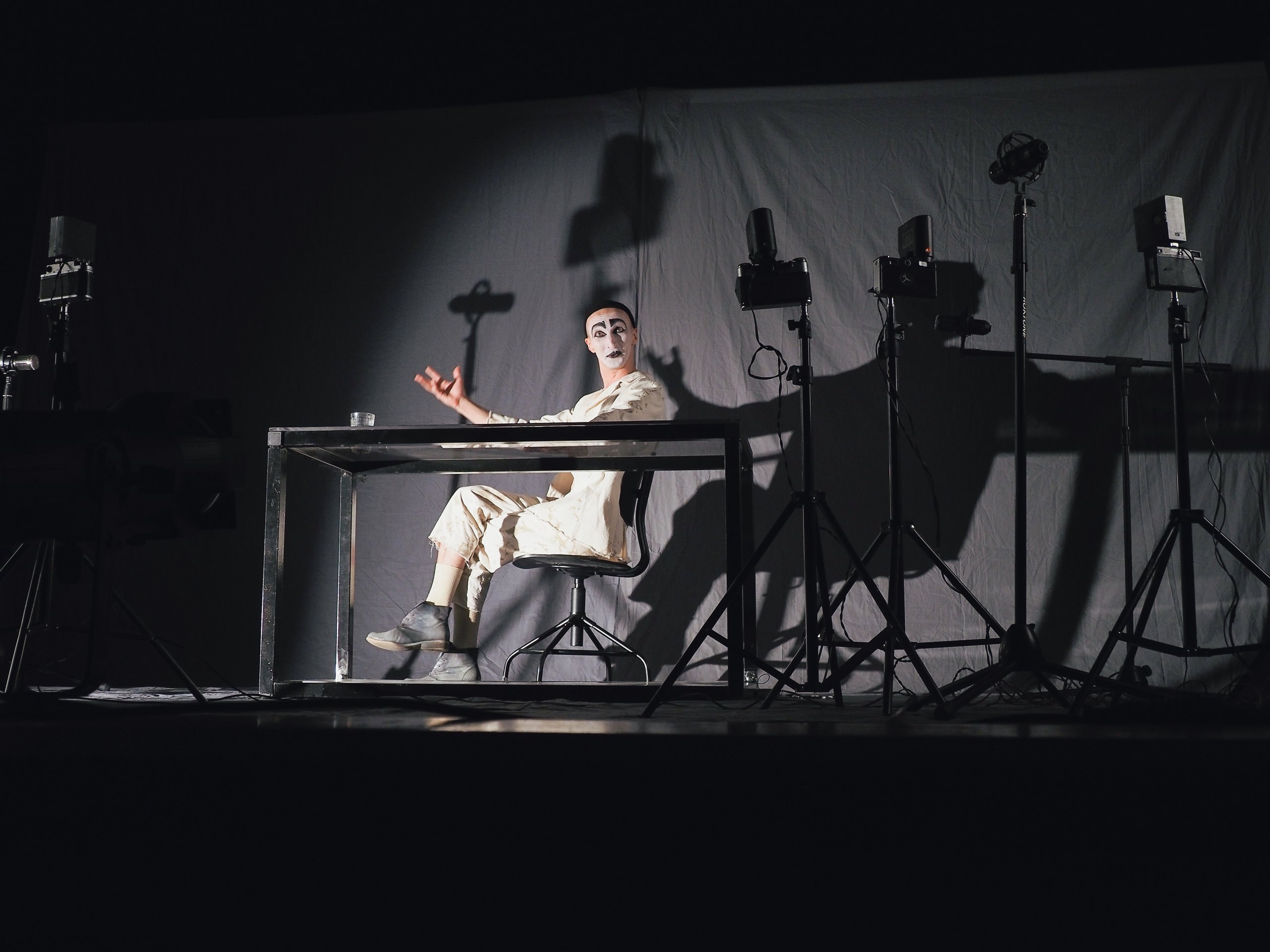 театр ненормативной пластики Романа Кагановича