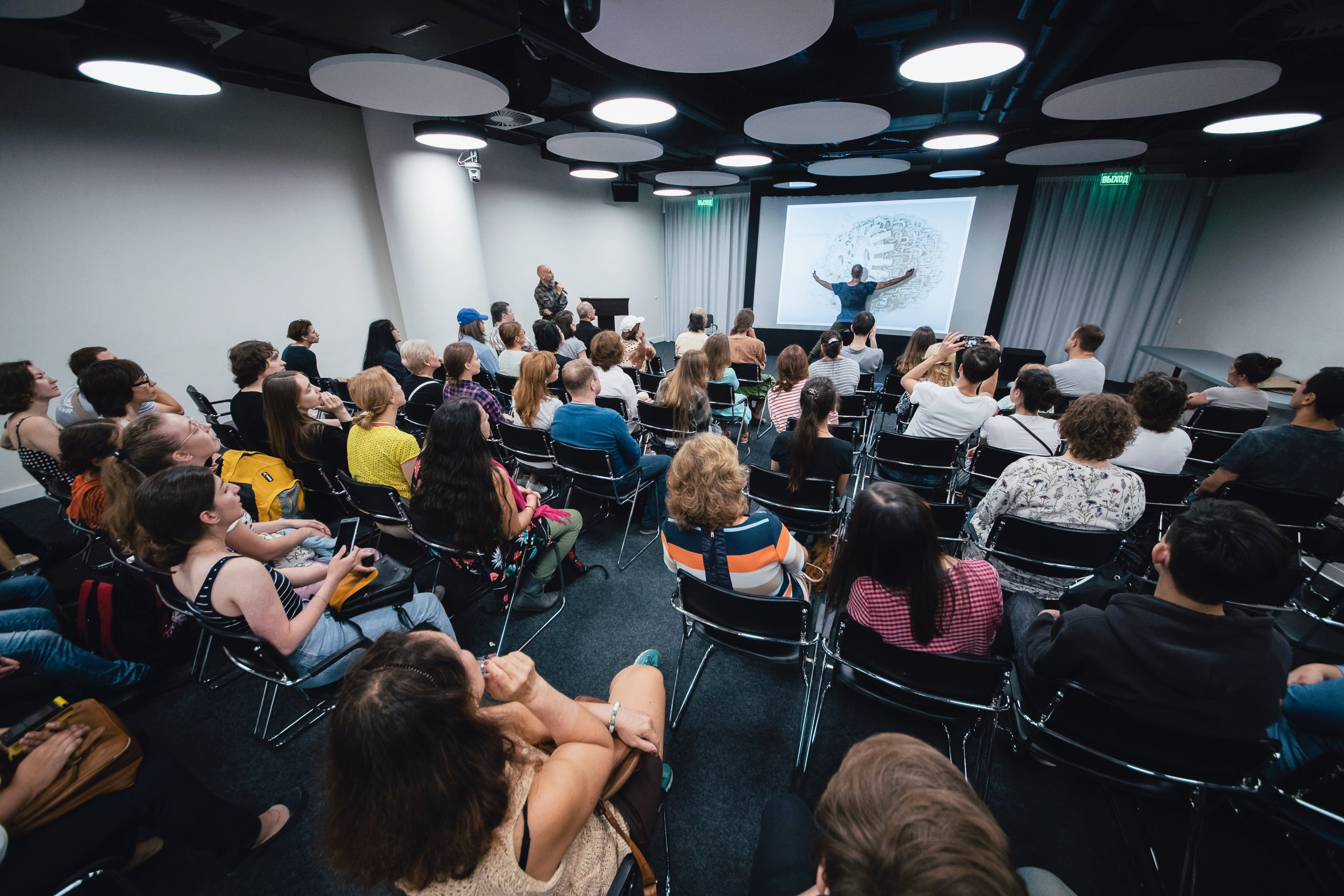 презентация работ Кайла Джонсона в Ельцин-центре