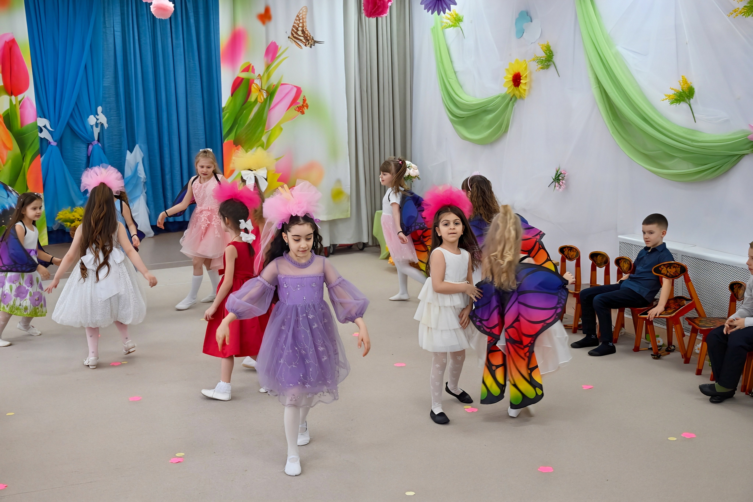 Праздник в группе Цветик семицветик. Семейный и детский фотограф Москва