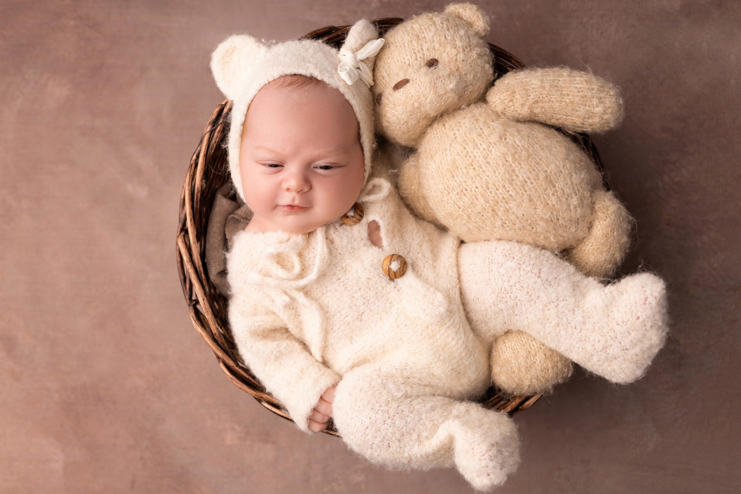 Классическая фотосессия малыша. Фотограф новорожденных малышей в Омске и Омской области Эльвира Камаева