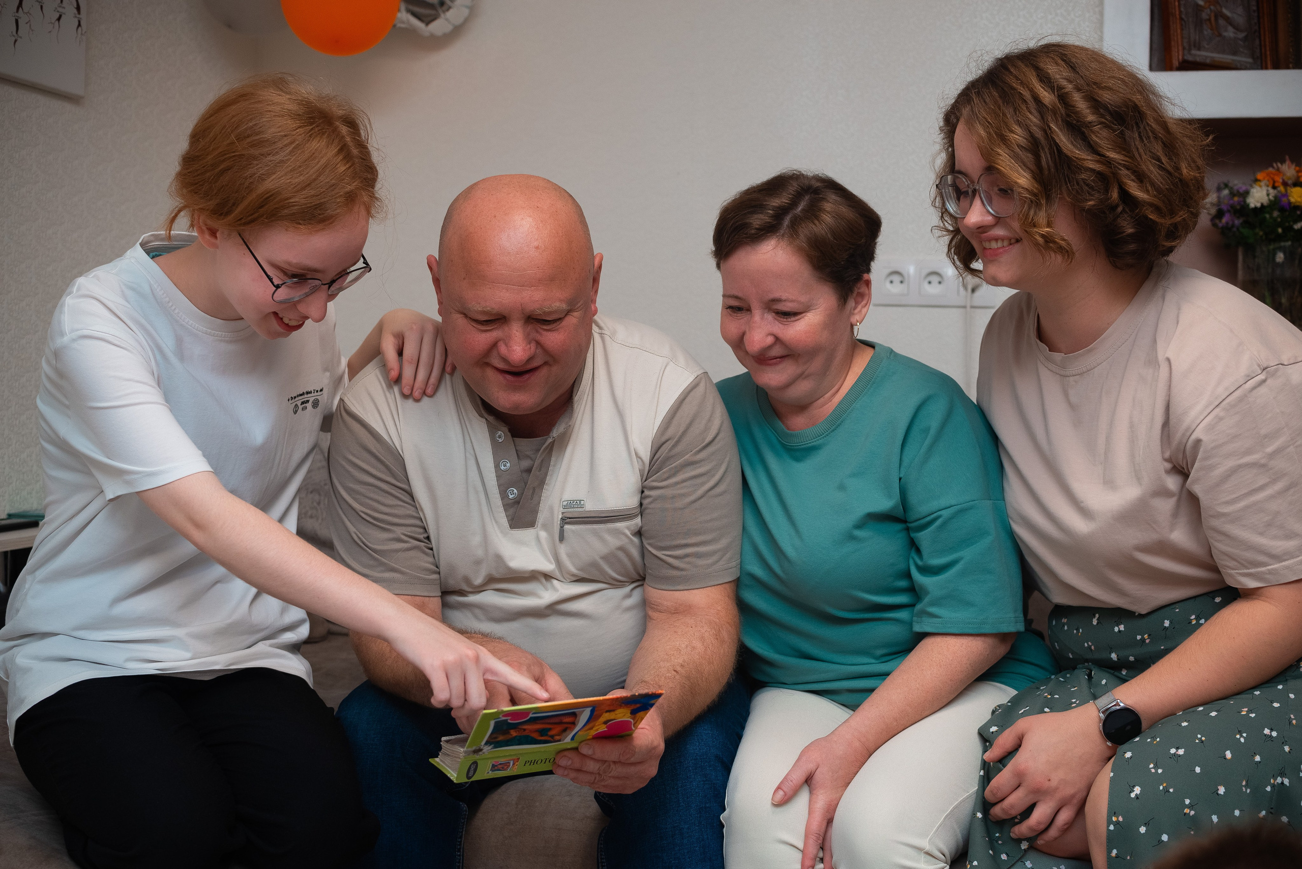 Поколения. Семейный фотограф на выписку из роддома и крещение Минск Настя Гришук