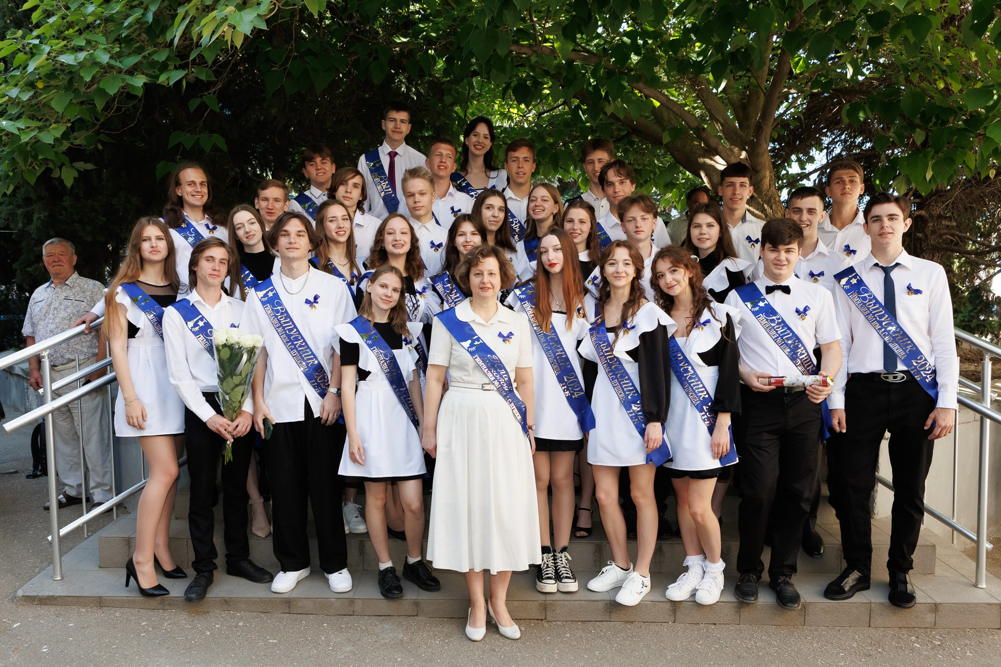 Последний звонок в Гимназии № 1, г. Севастополь. Свадебный фотограф, фотосъемка в Крыму, Севастополе, Симферополе, Ялте