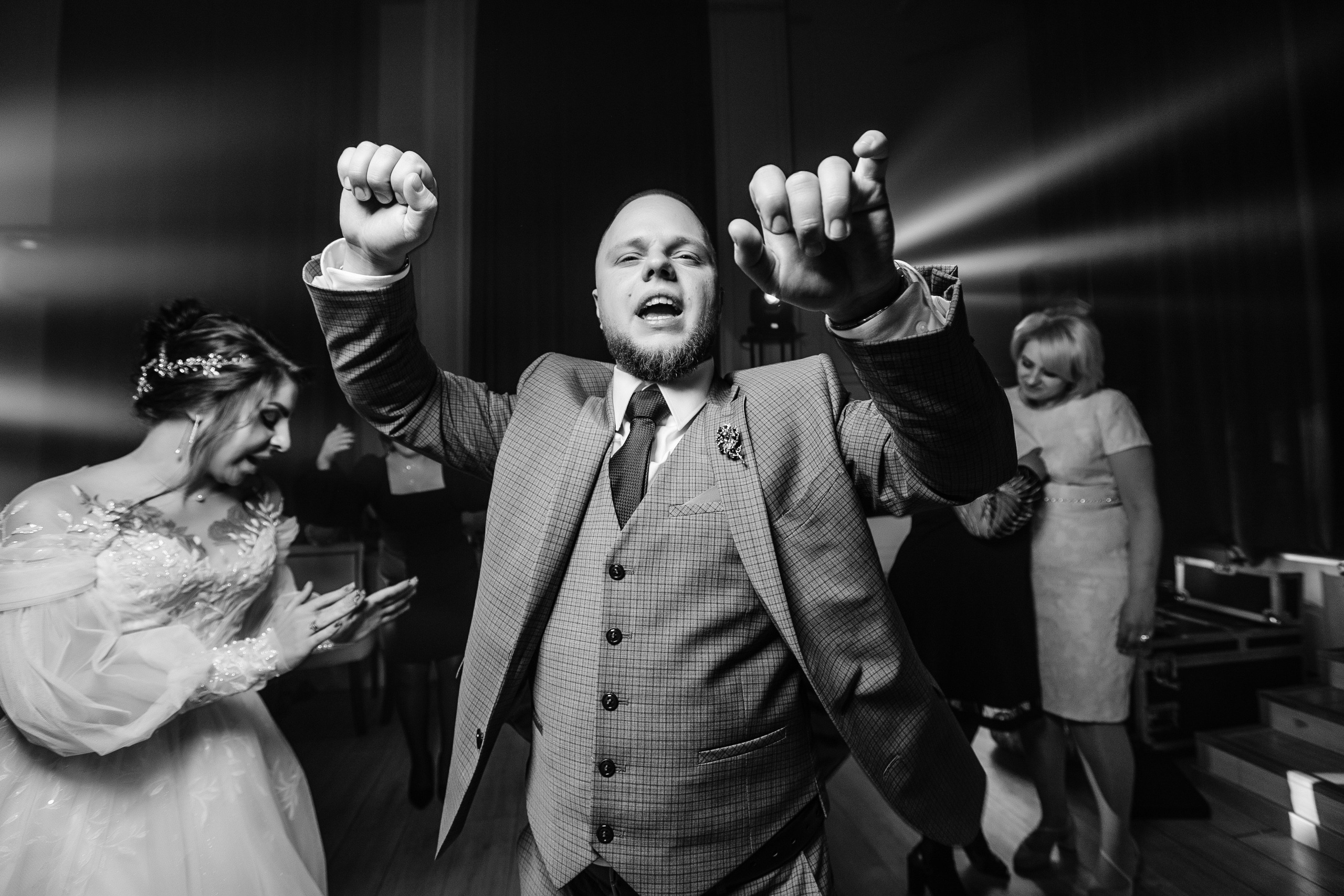 Карина + Глеб. Роман Урумбаев фотограф Нижневартовск