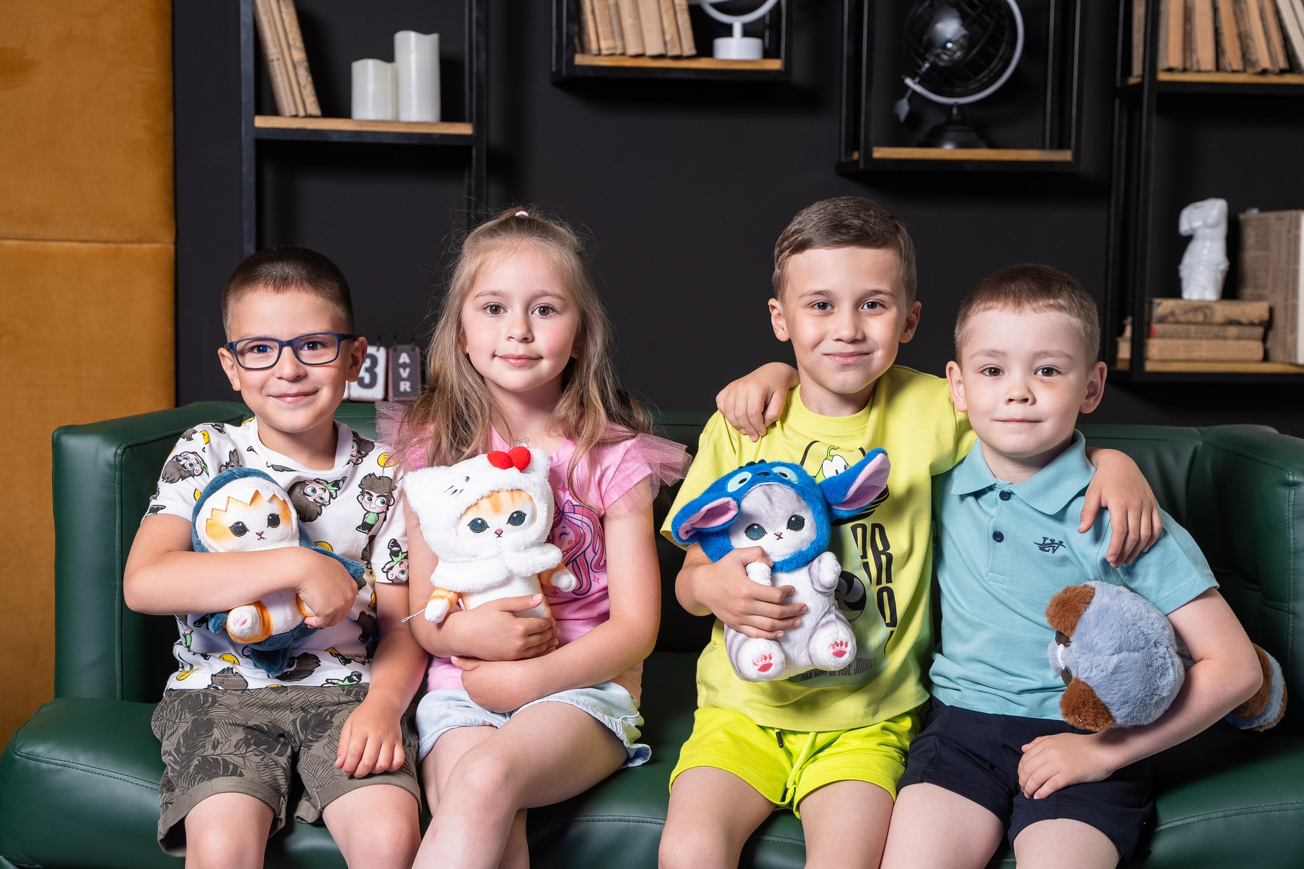 Выпускная фотосессия в фотостудии. Выпускные альбомы Нижнекамск Набережные Челны Фотостудия Небо