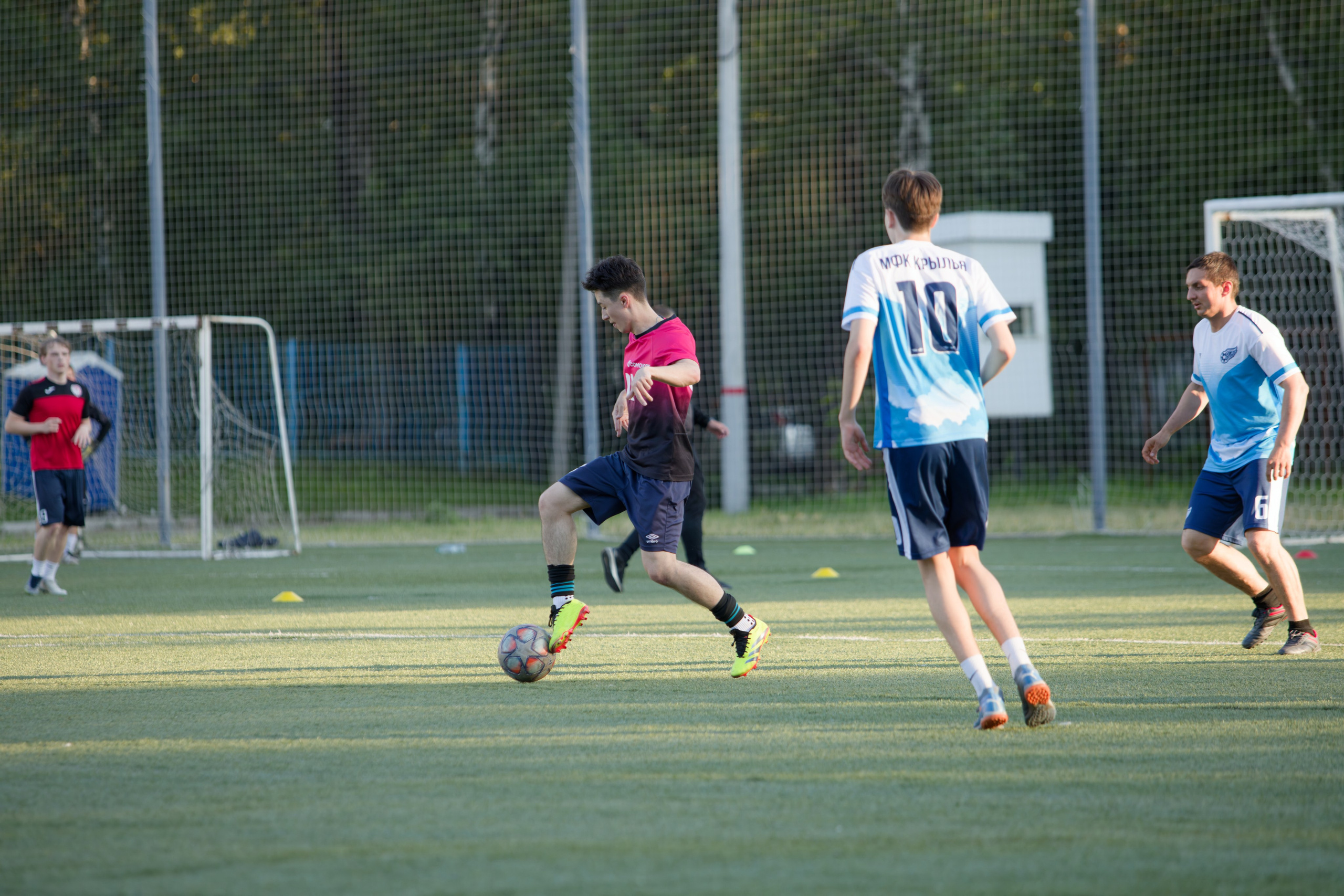 Любительская футбольная лига. Самокат-крылья. 25.06.2025. Репортажный и спортивный фотограф в г. Пермь Зильберг Павел