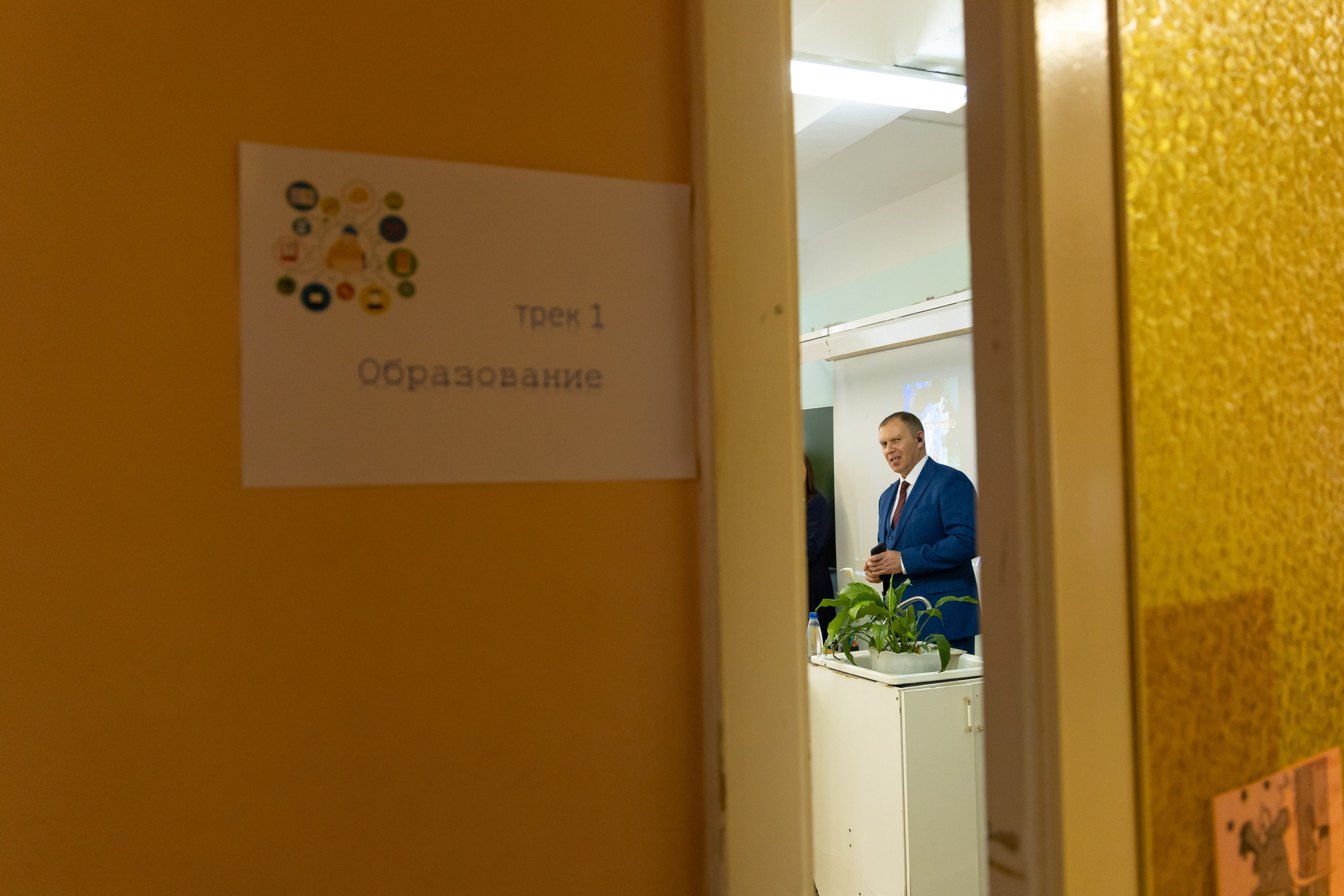 XIV ПМОФ '24. Школа 683. Евгений Матвеев — фотограф в Санкт-Петербурге