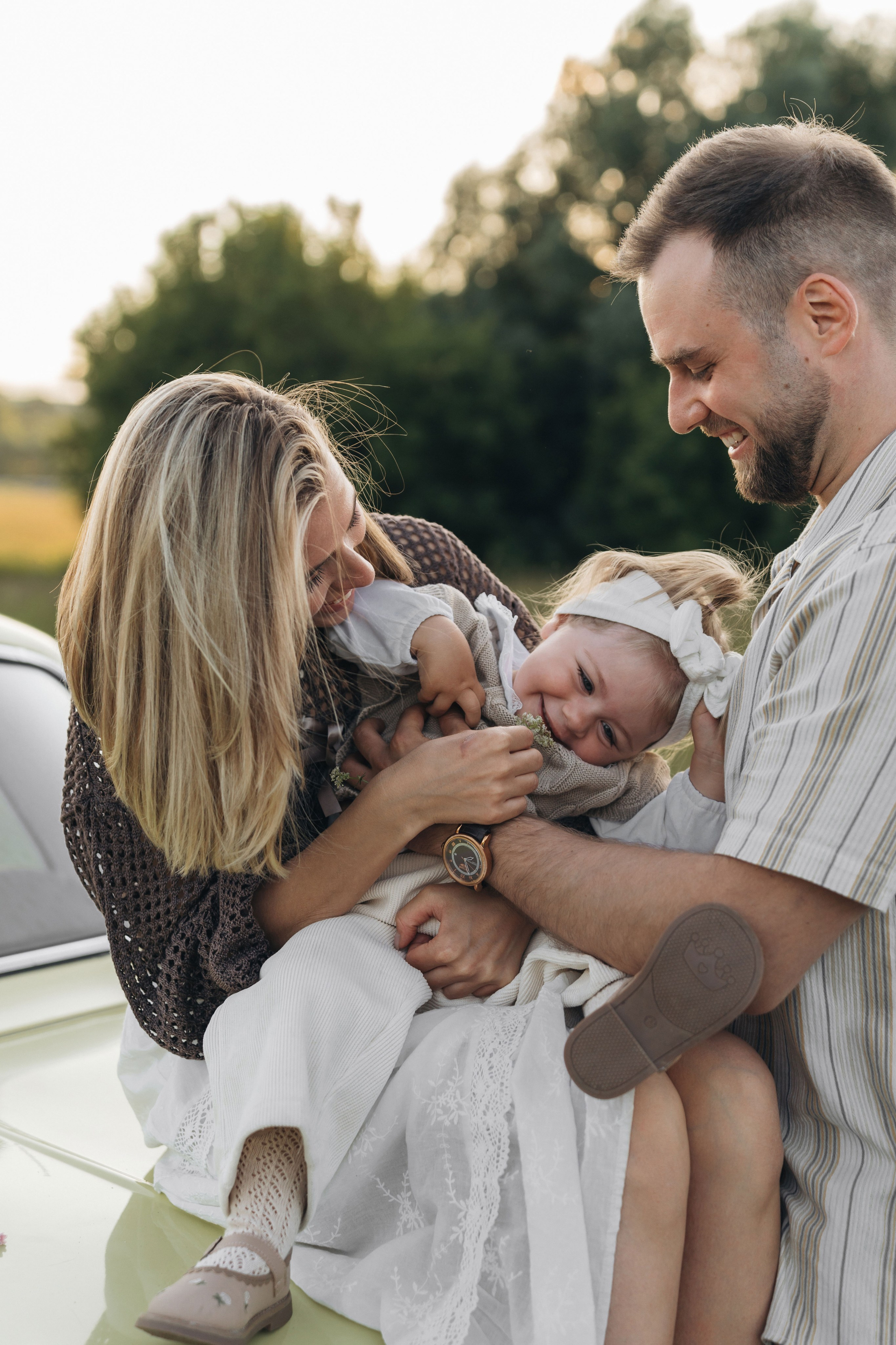 На машине загород. Ваш фотограф Вика Артемова