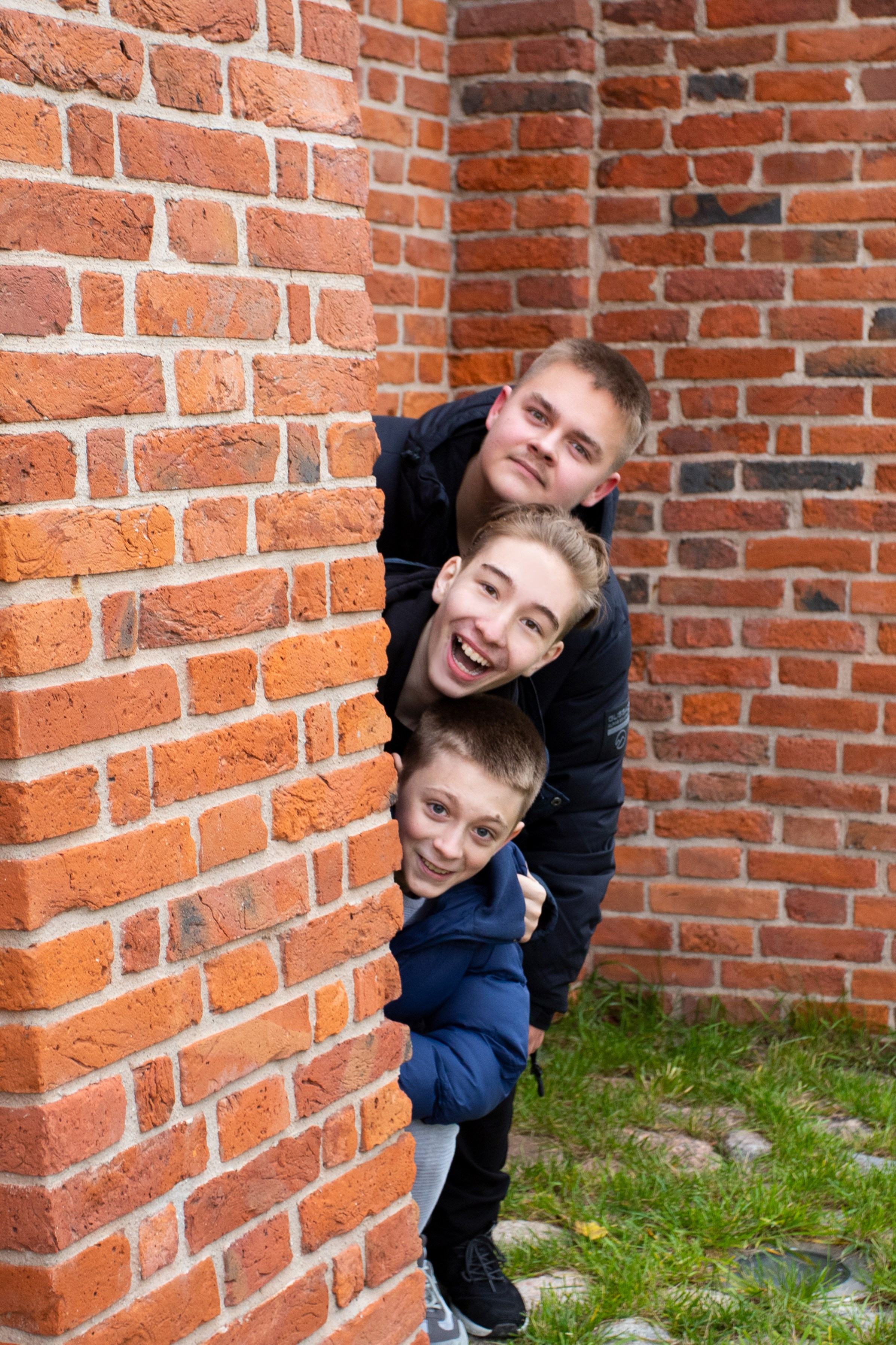 Фотографии старшеклассников для выпускного альбома как в школе ,так и на улице. ВЫПУСКНЫЕ АЛЬБОМЫ для детского сада и школы Санкт-Петербург и Лен. область