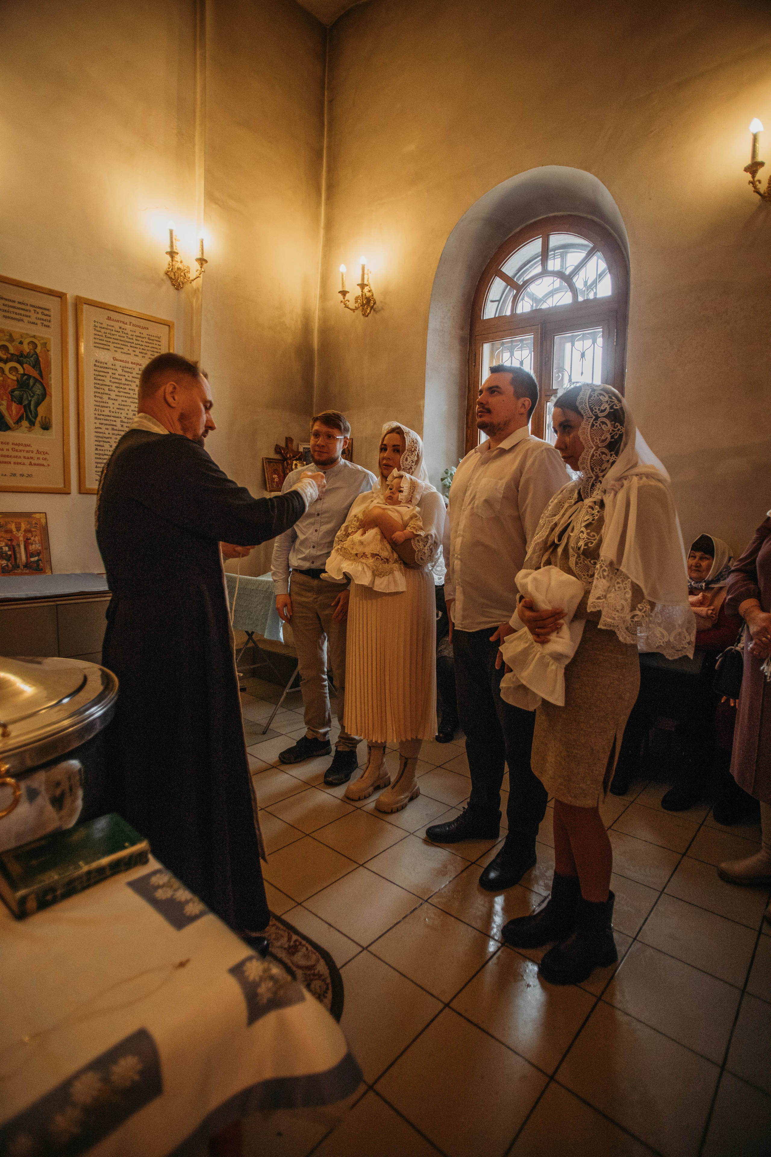 Крещение Аглаи. Венера Гайн. Репортажный фотограф  Тюмень. Обучение фотографии с 0