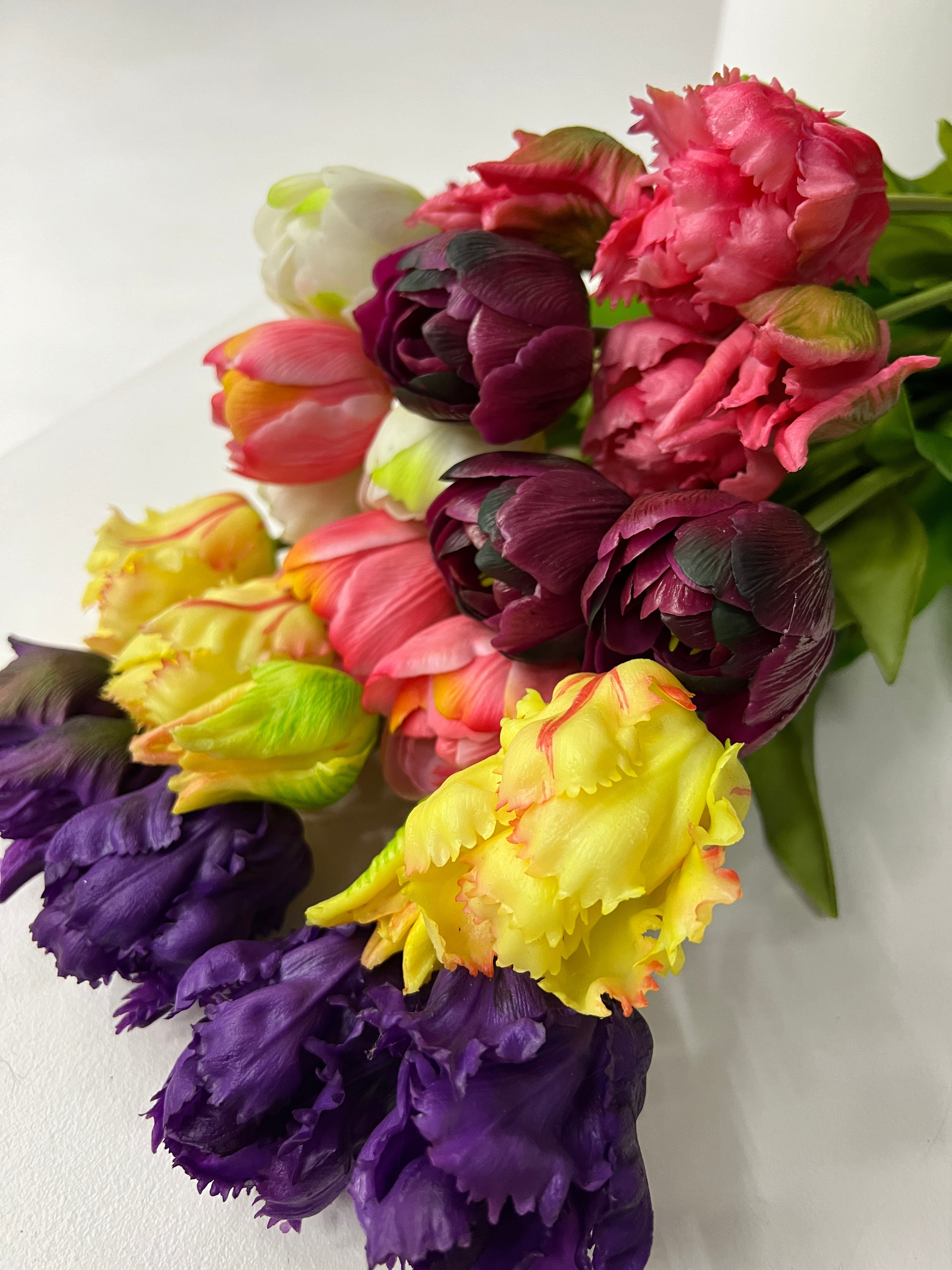 Современное оборудование в нашей студии и очень много реквизита. Фотостудия LUNA — аренда циклорамы и фотозон в Екатеринбурге