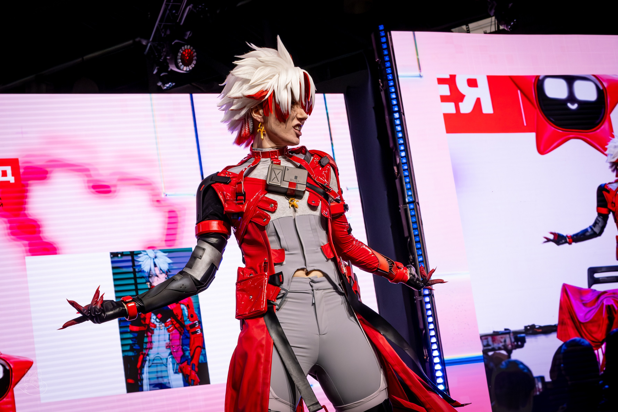 Сцена РЭД ЭКСПО 2024. Косплей фотограф