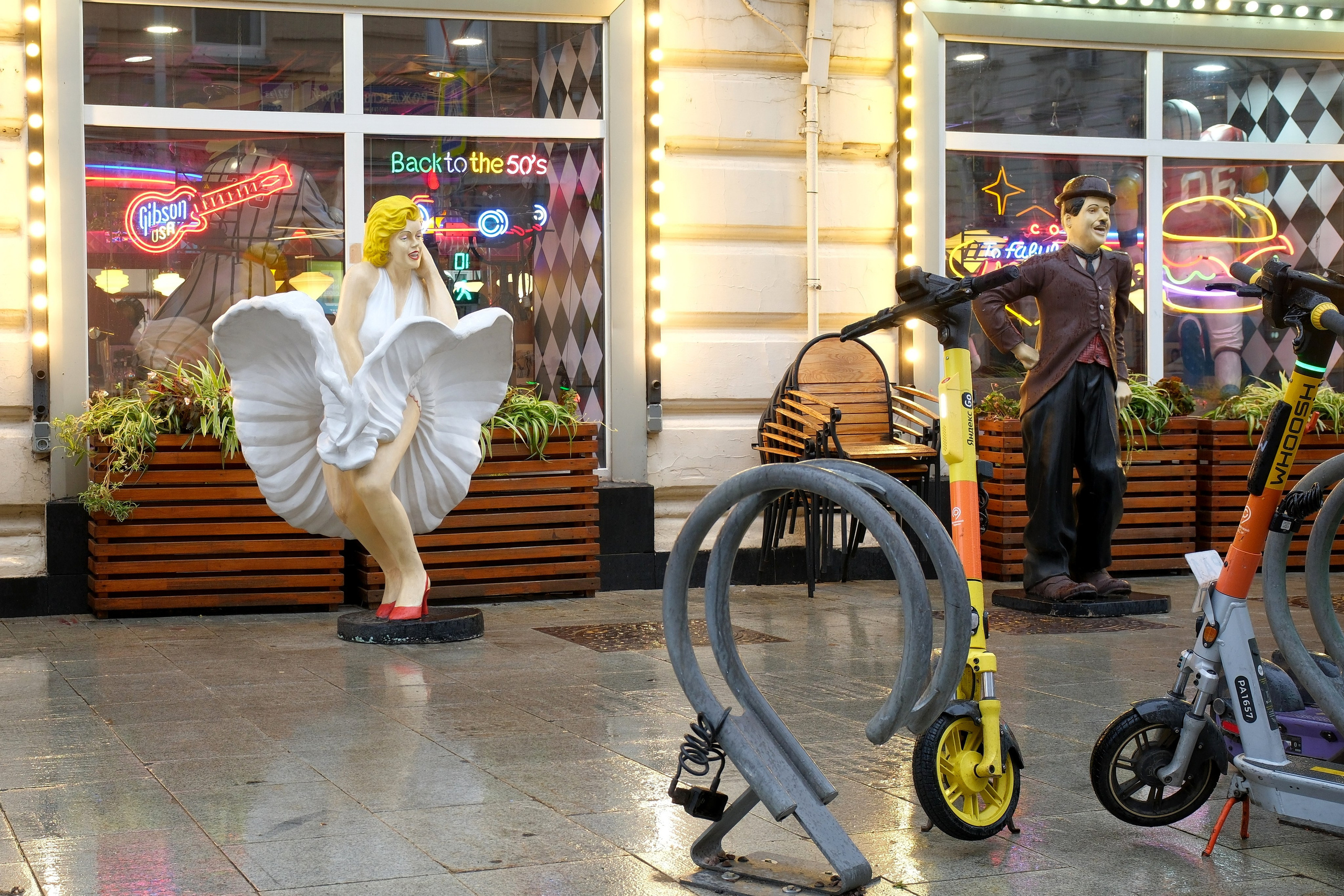 Улица, люди, жизнь…