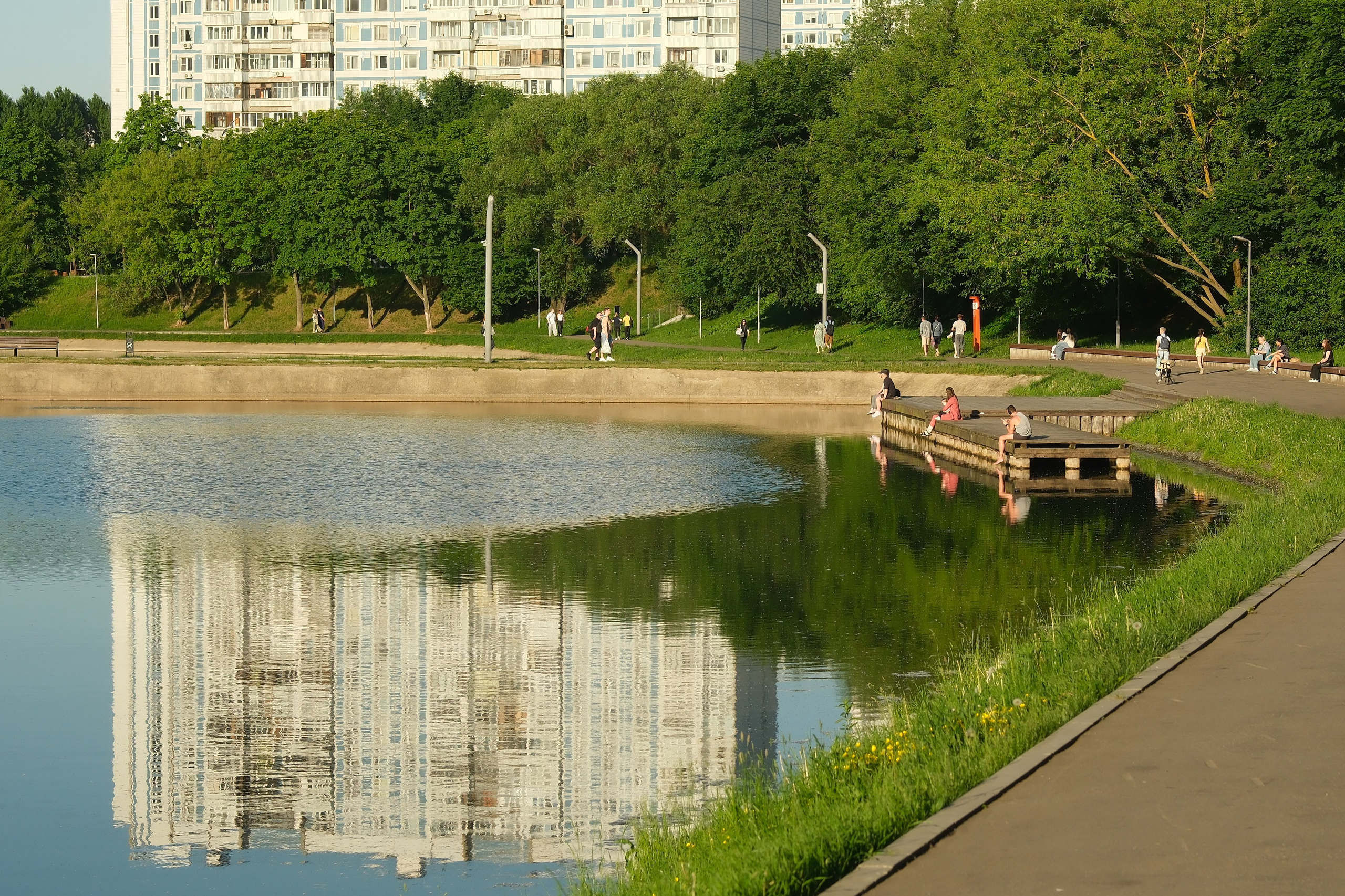 Улица, люди, жизнь…