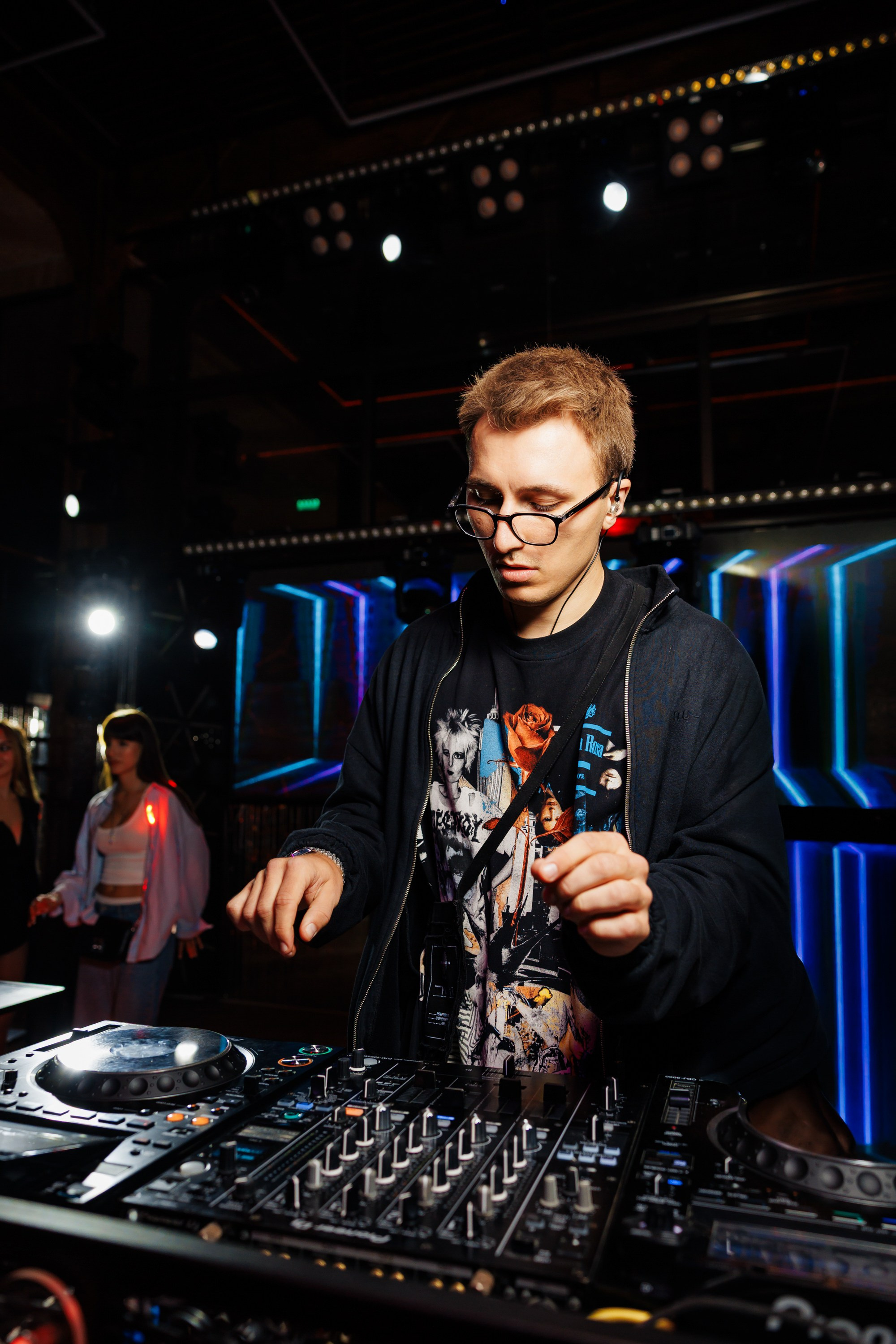 Клубный фотограф и nightlife-репортаж в Москве — Адам Черноуски. Событийный и портретный фотограф в Москве — Адам Черноуски